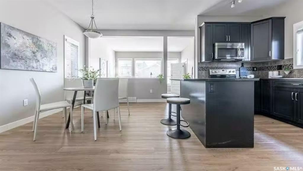 Property Photo: 319 Palliser Way SK S7H 0S4