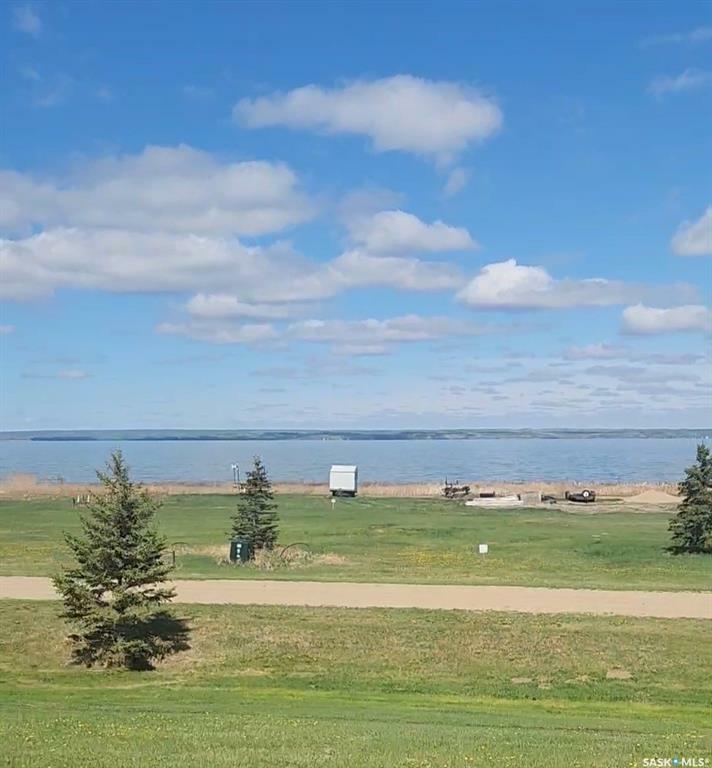 Property Photo:  690 Lakeshore Drive  SK S0M 1X0 