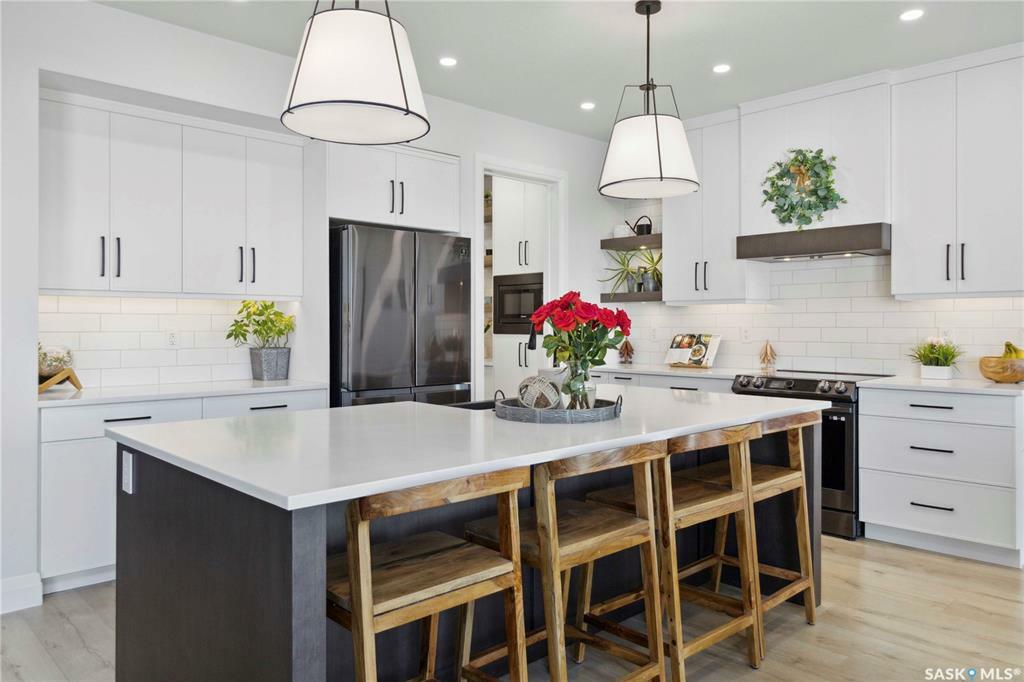Property Photo: 416 Woolf Bend SK S7W 1E5