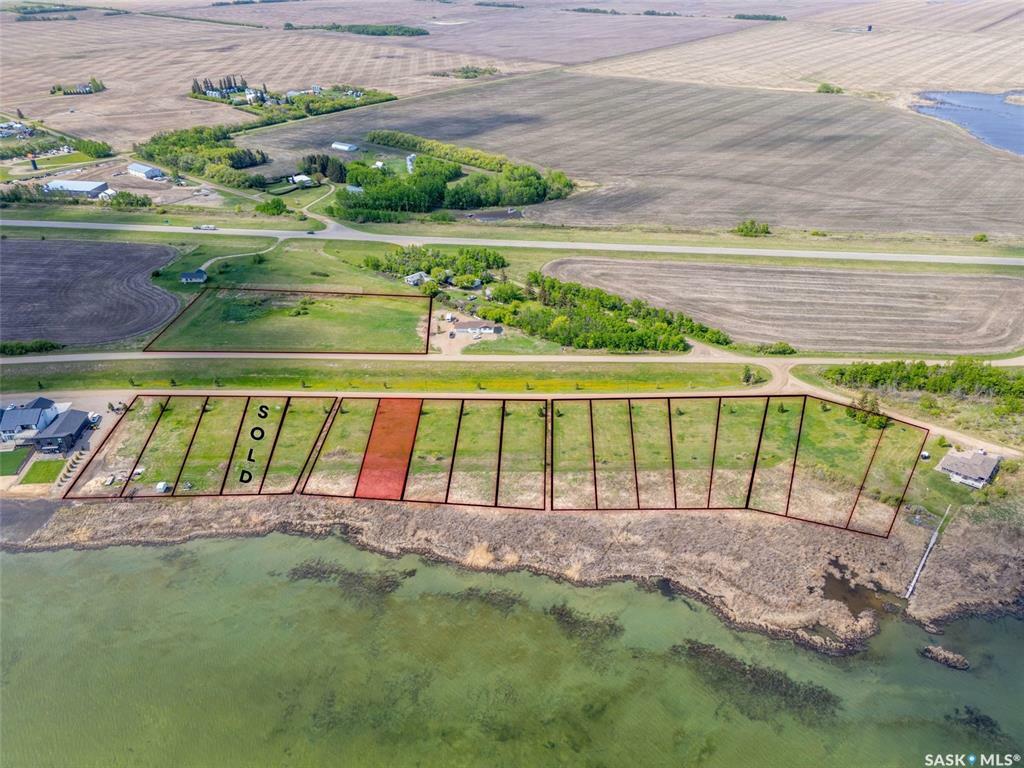 Property Photo:  750 Lakeshore Drive  SK S0M 1X0 