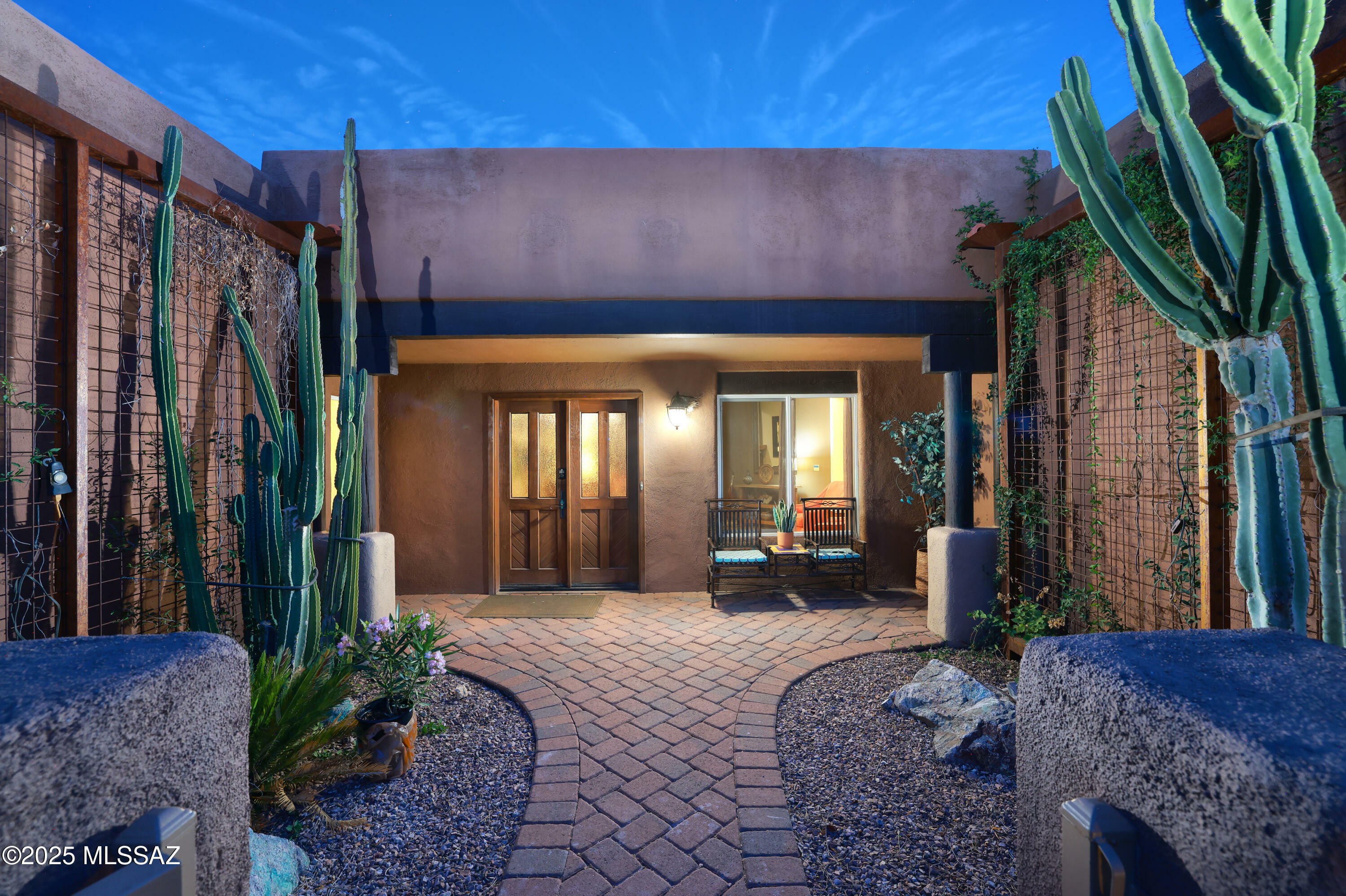 Property Photo: 10550 N Lambert Place AZ 85737