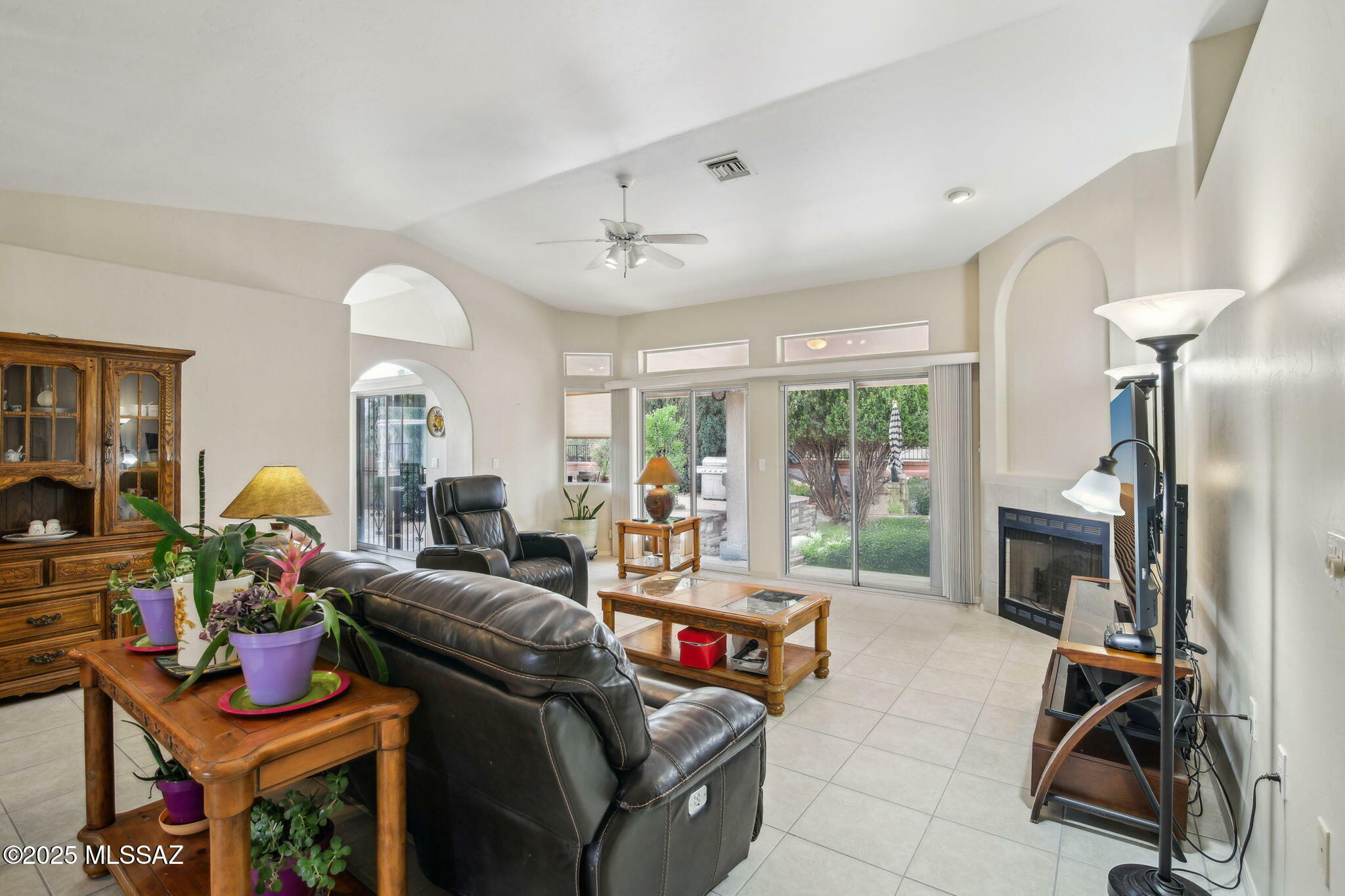 Property Photo: 111 W Paseo Recortado AZ 85614