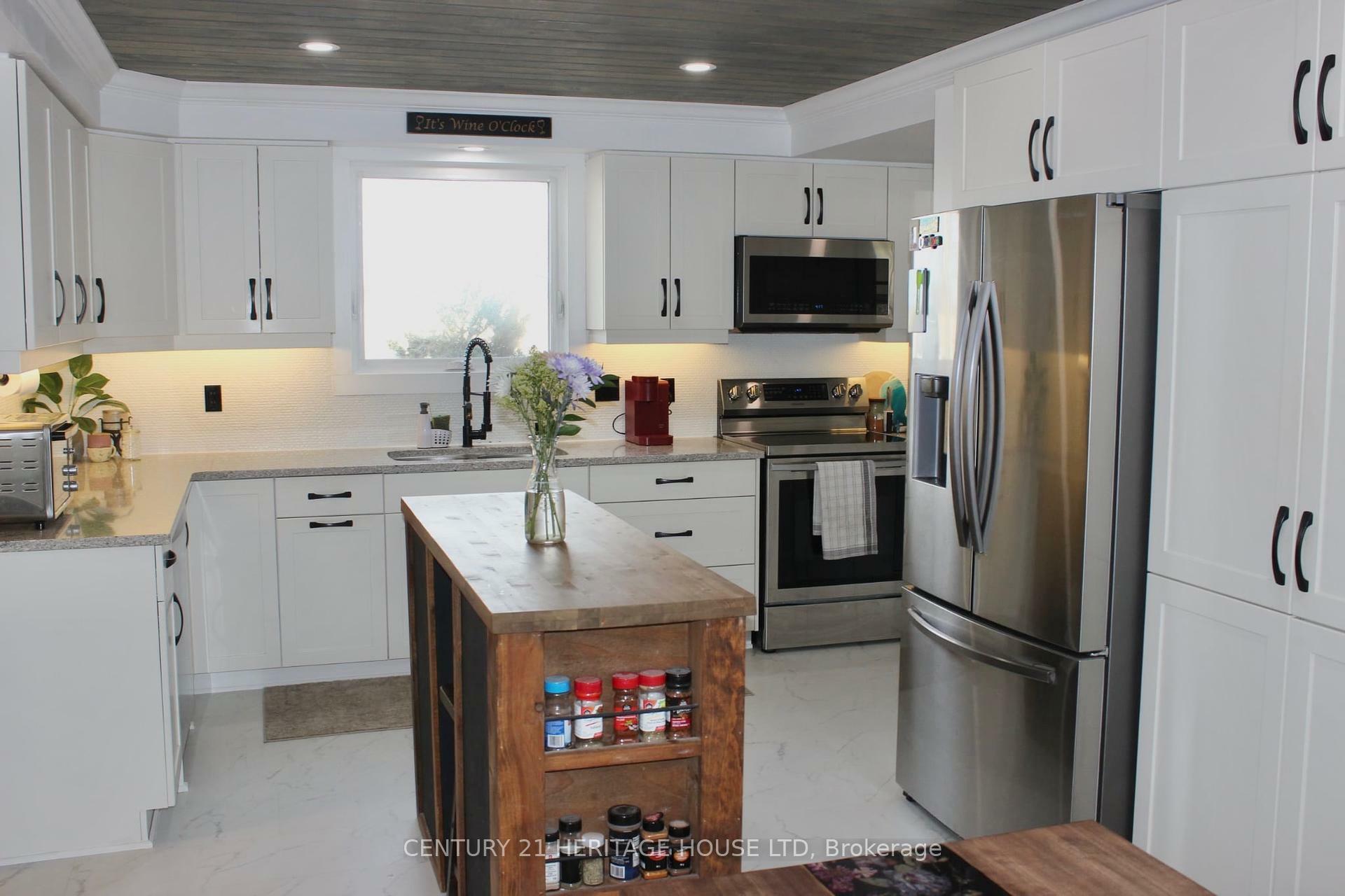 Property Photo:  6958 Sunset Road  ON N5P 3S8 