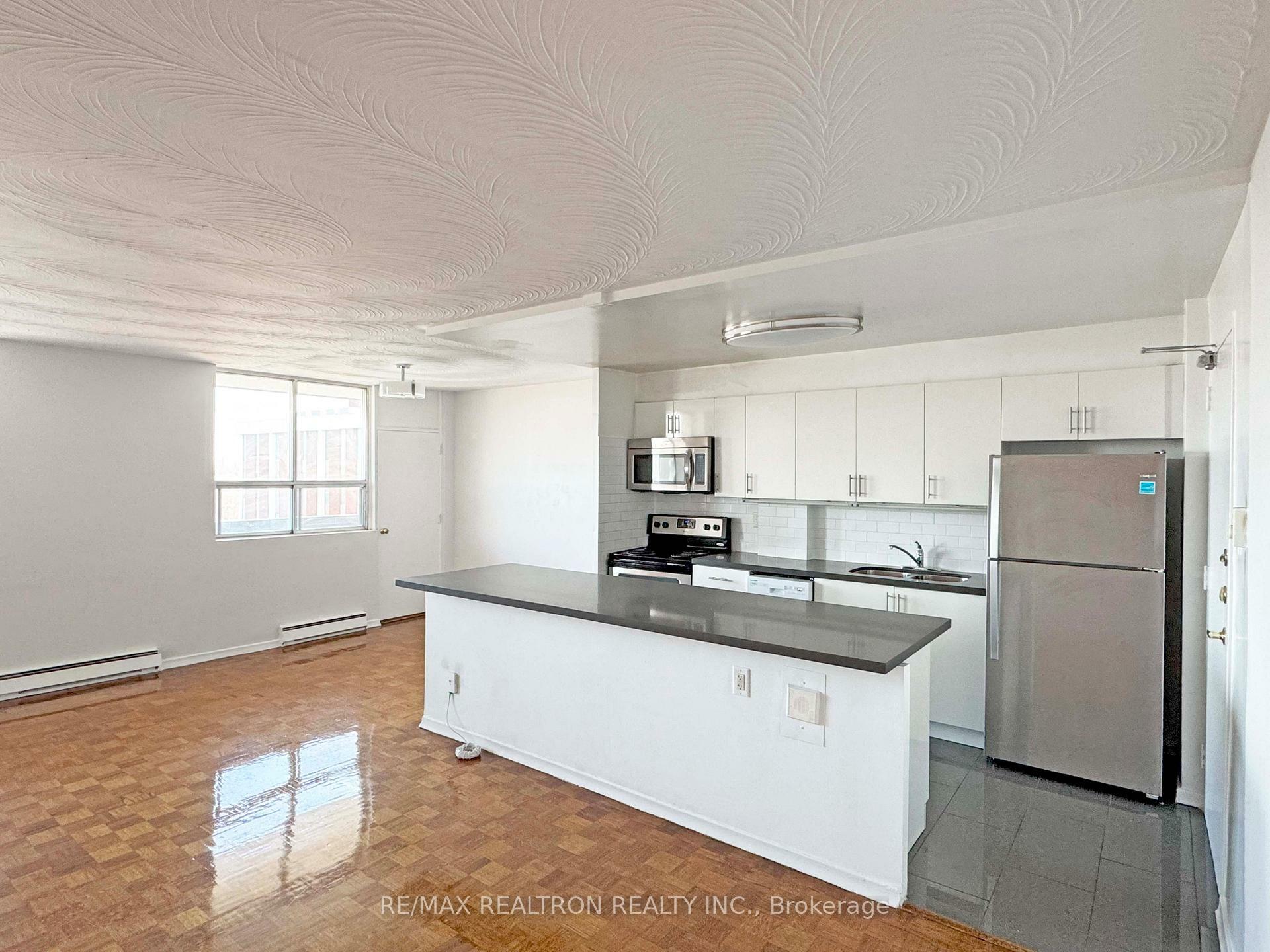 Photo de la propriété: 525 Eglinton Avenue E Ph2 ON M4P 2P6