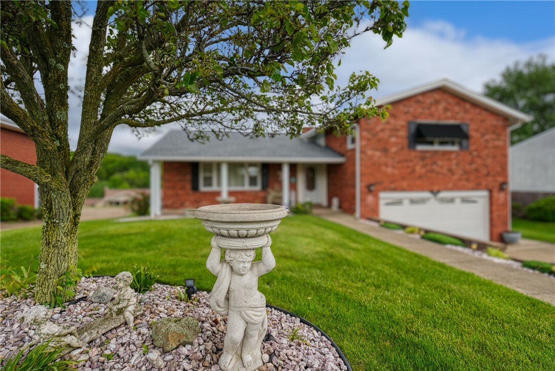 Property Photo: 121 Trinity Drive PA 15001