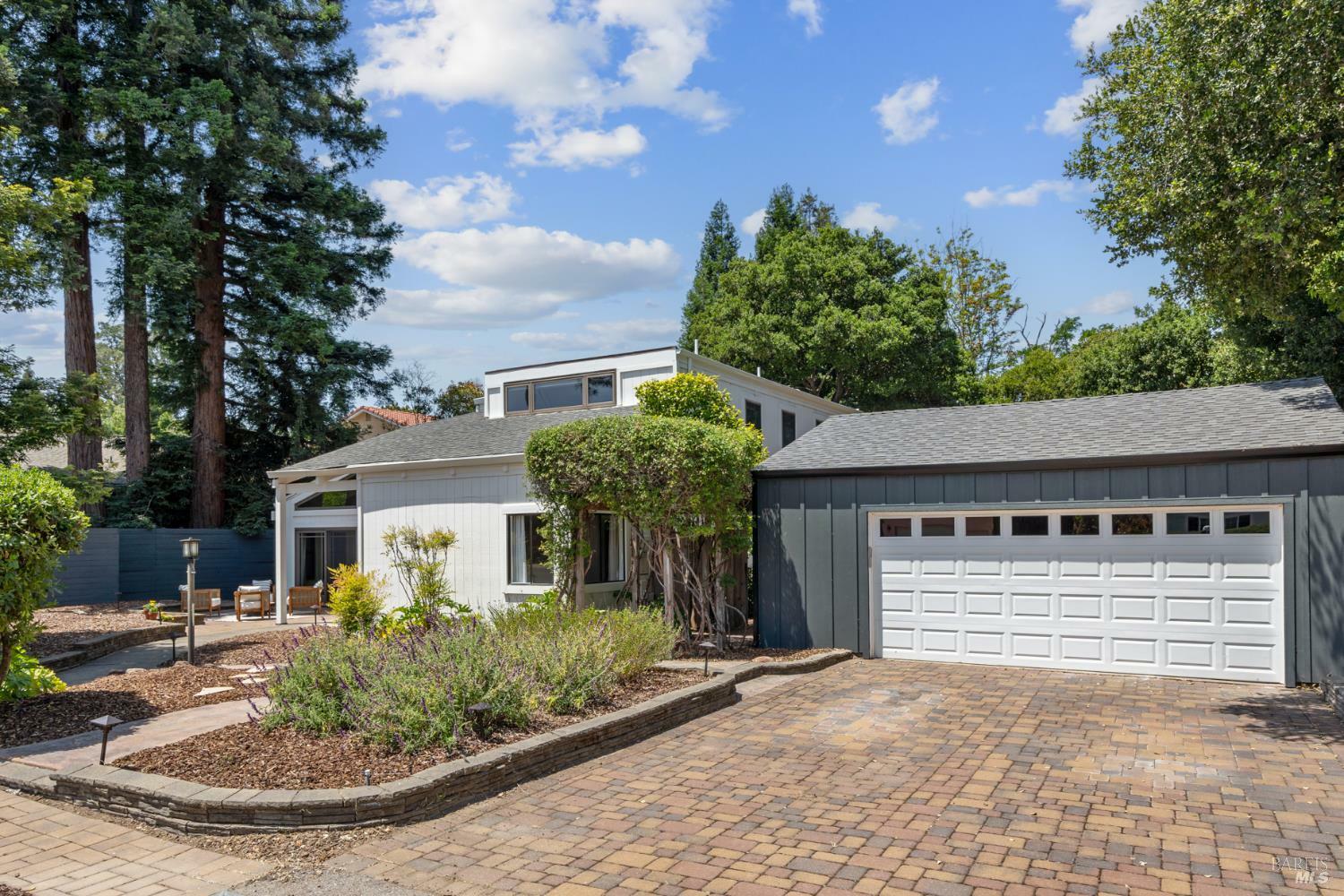 Property Photo:  789 Eucalyptus Avenue  CA 94947 
