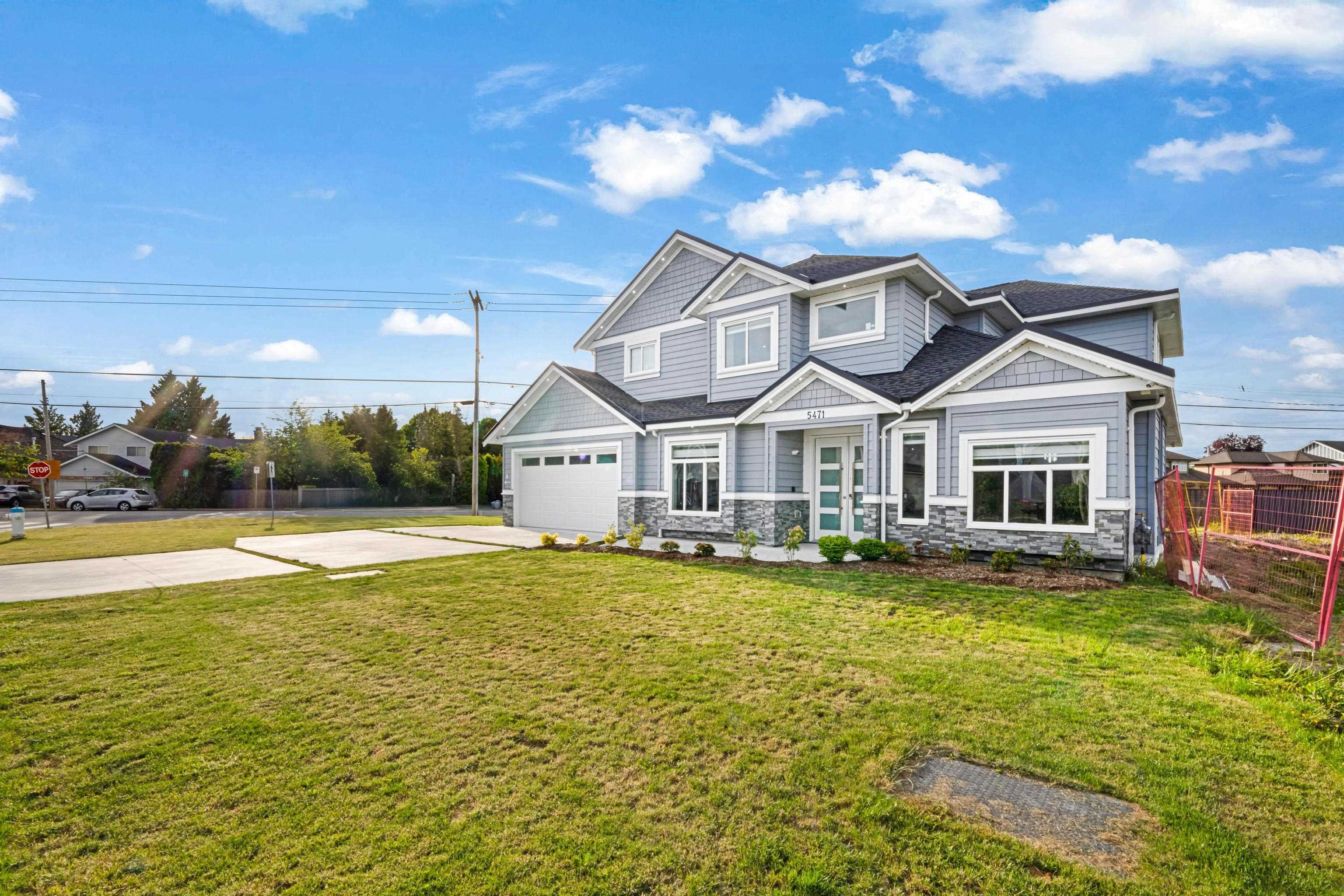 Property Photo: 5471 52 Avenue BC V4K 2C6