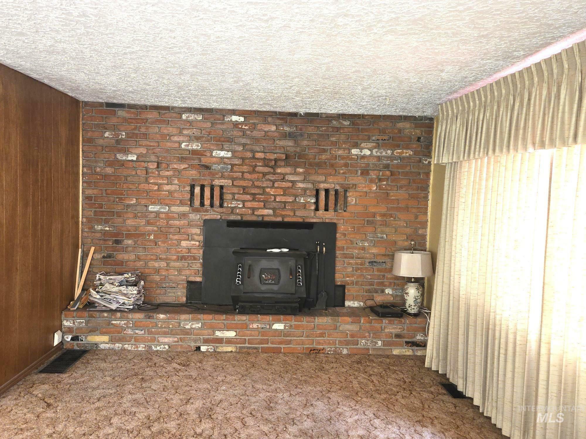 Property Photo: 495 1st St East OR 97907