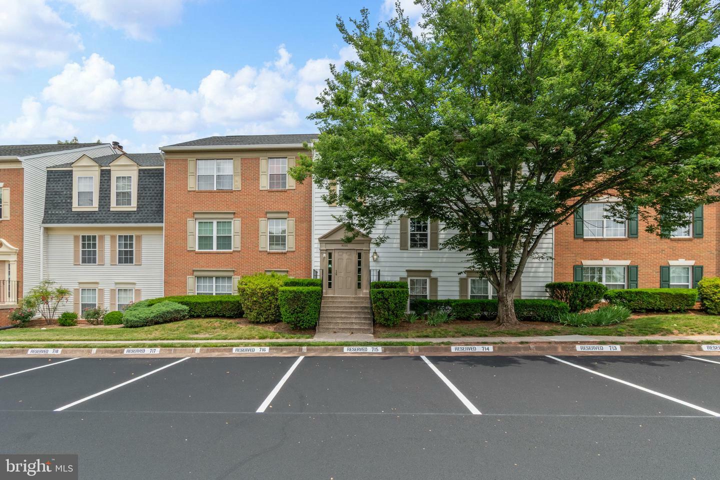 Property Photo: 9220 Niki Place 202 VA 20110