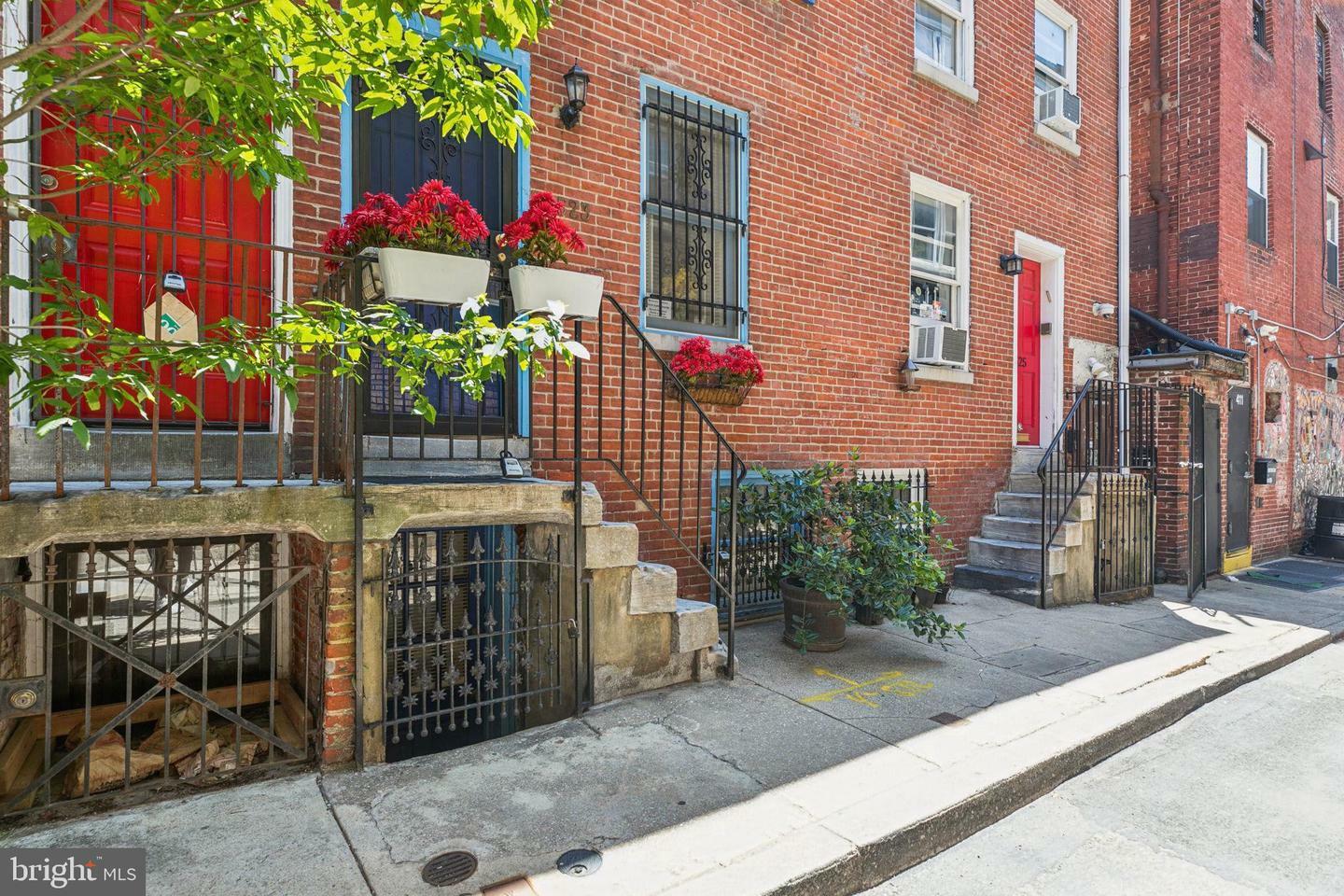 Property Photo:  523 S Leithgow Street  PA 19147 
