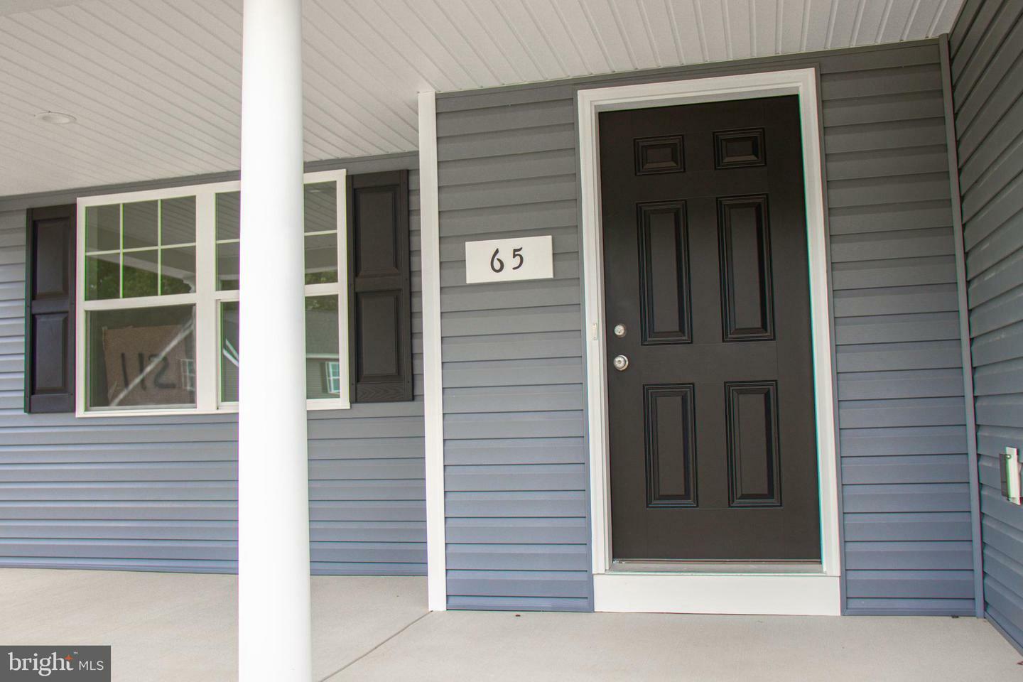 Property Photo: 1143 Willow Court 165 PA 17408