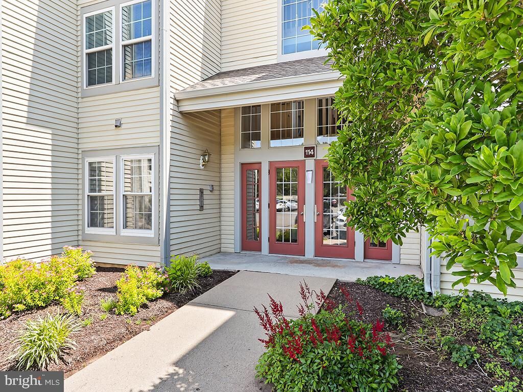 Property Photo:  114 Cascade Court 5  NJ 08540 
