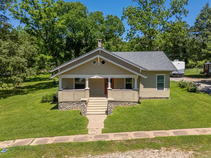 Property Photo:  207 Combs Avenue  AR 72626 