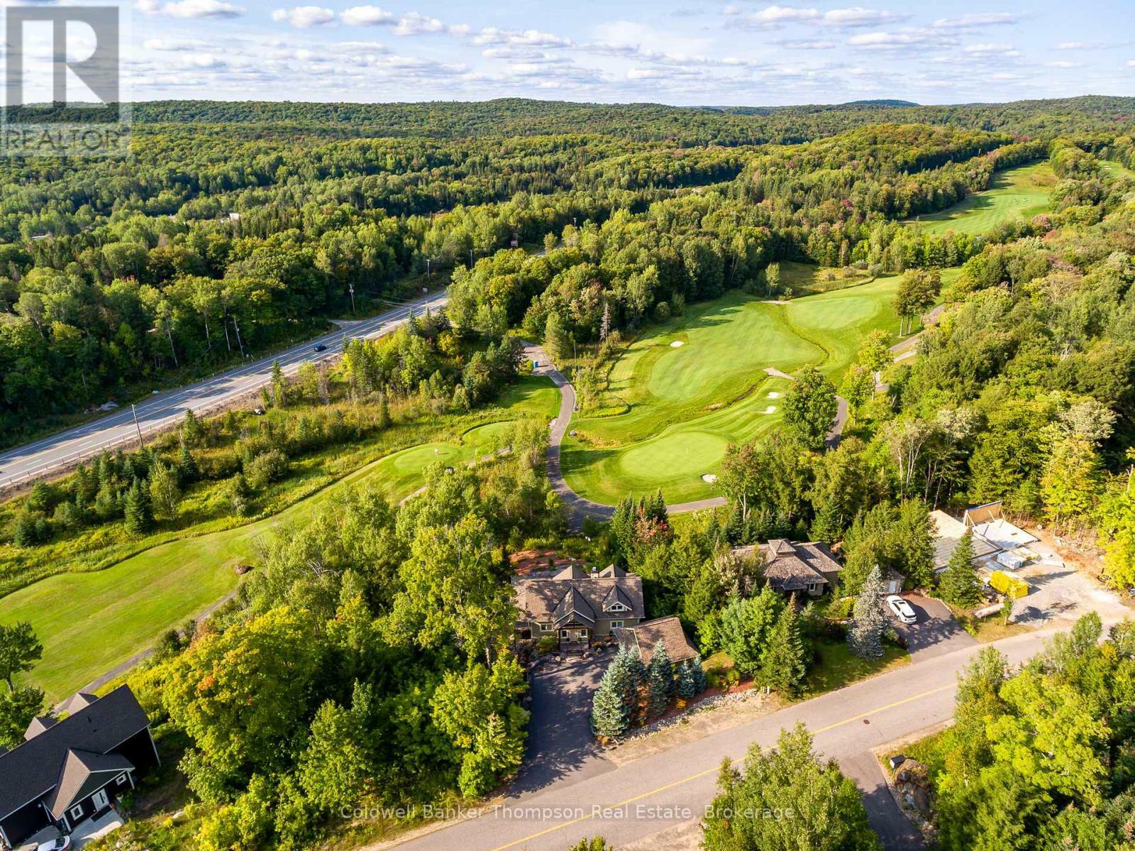 Photo de la propriété: 21 Deerhurst Highlands Drive ON P1H 1B1