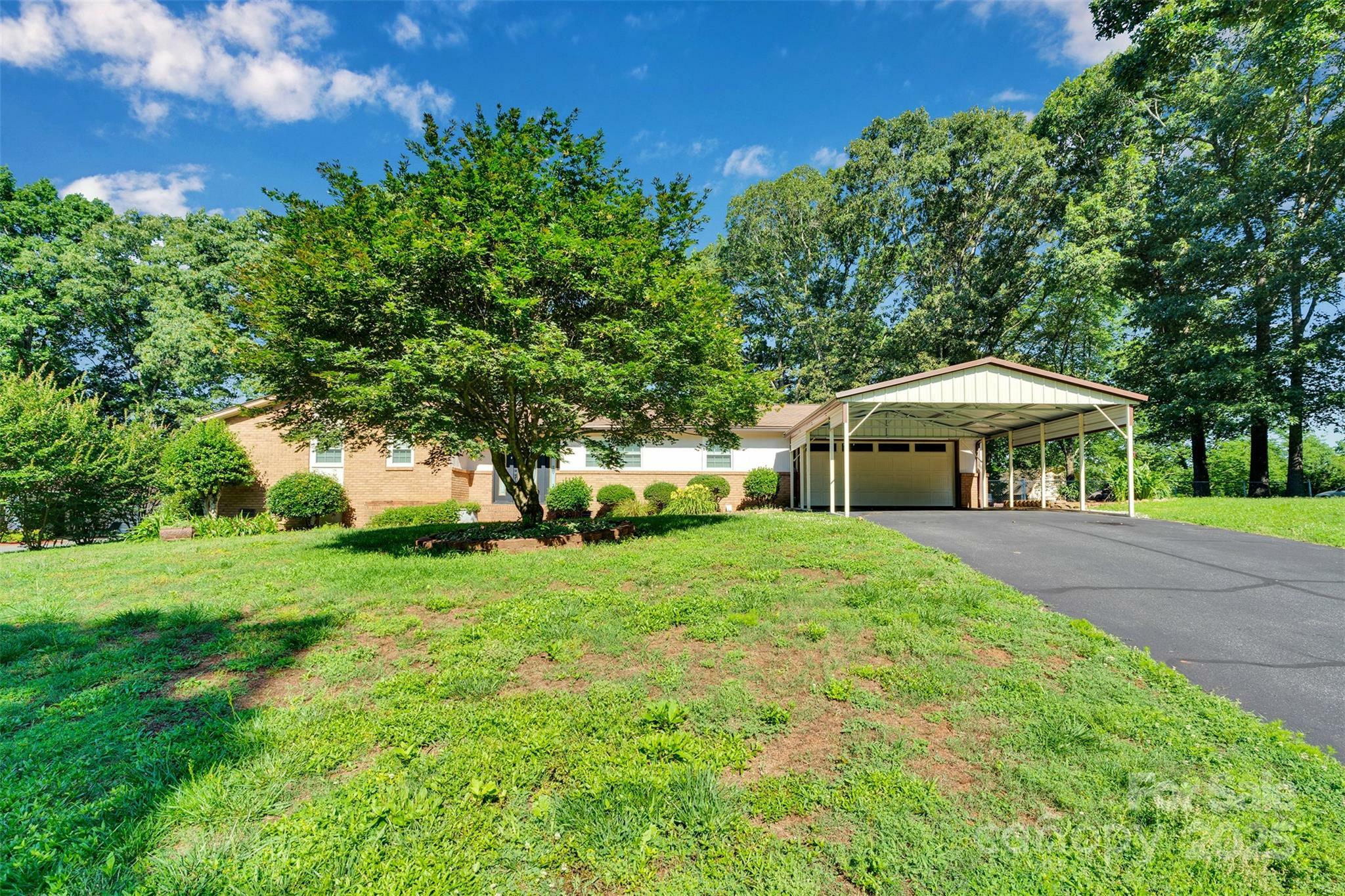 Property Photo: 2326 Horseshoe Bend Road NE NC 28601