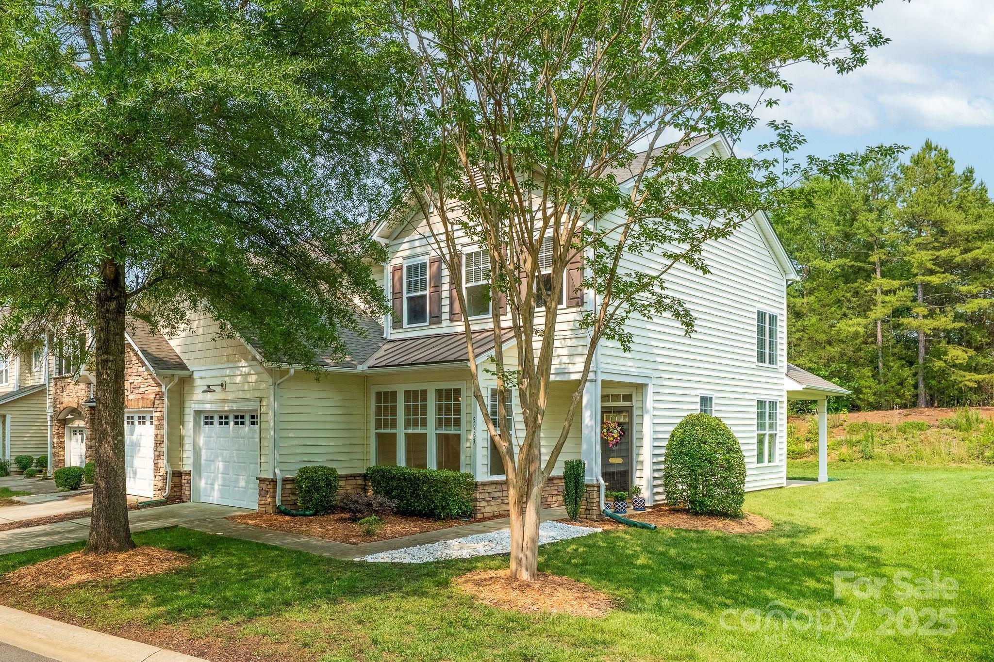 5963 Pale Moss Lane  Charlotte NC 28269 photo
