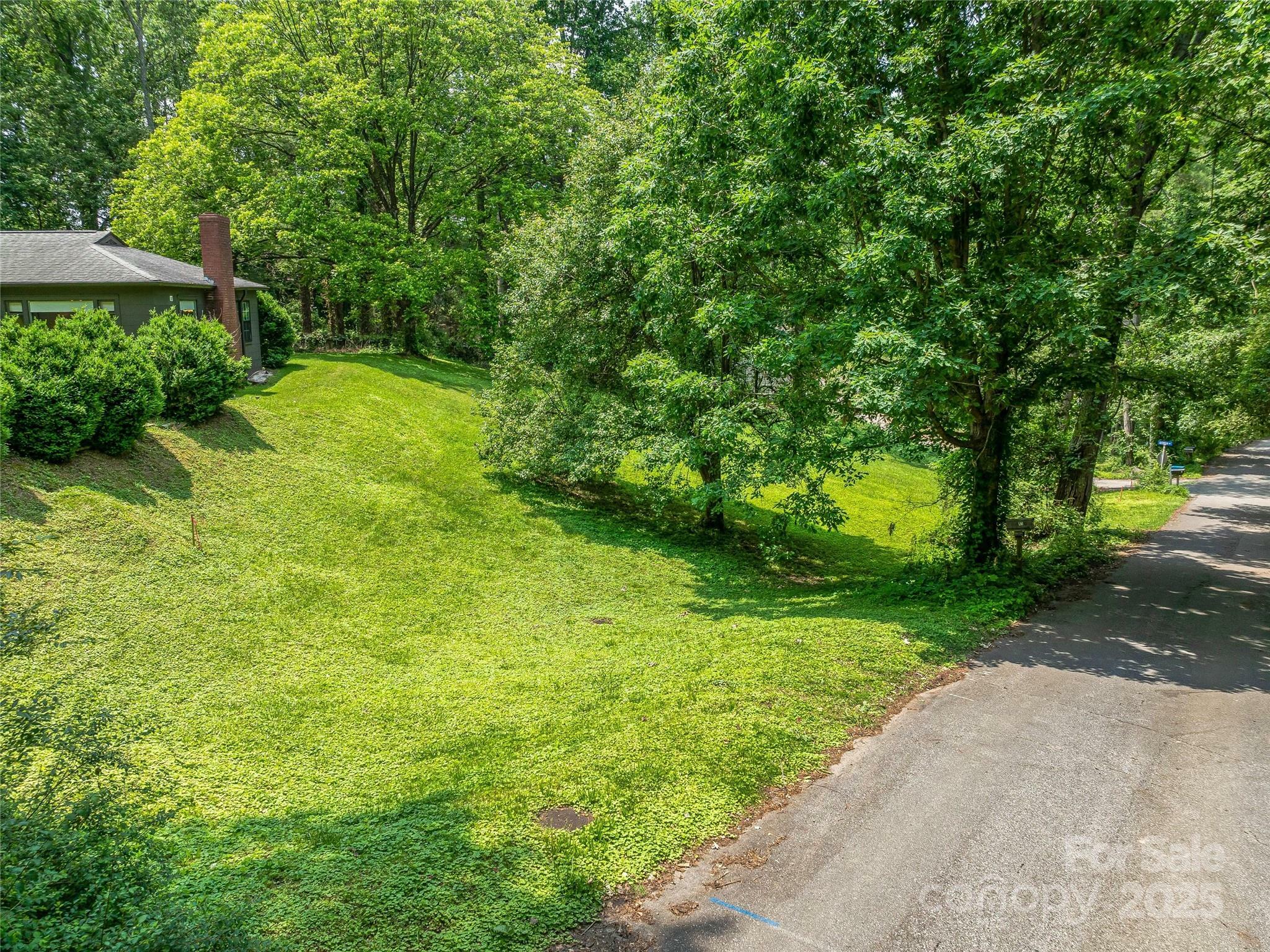 Property Photo: 90 W Skyland Circle 3 NC 28804
