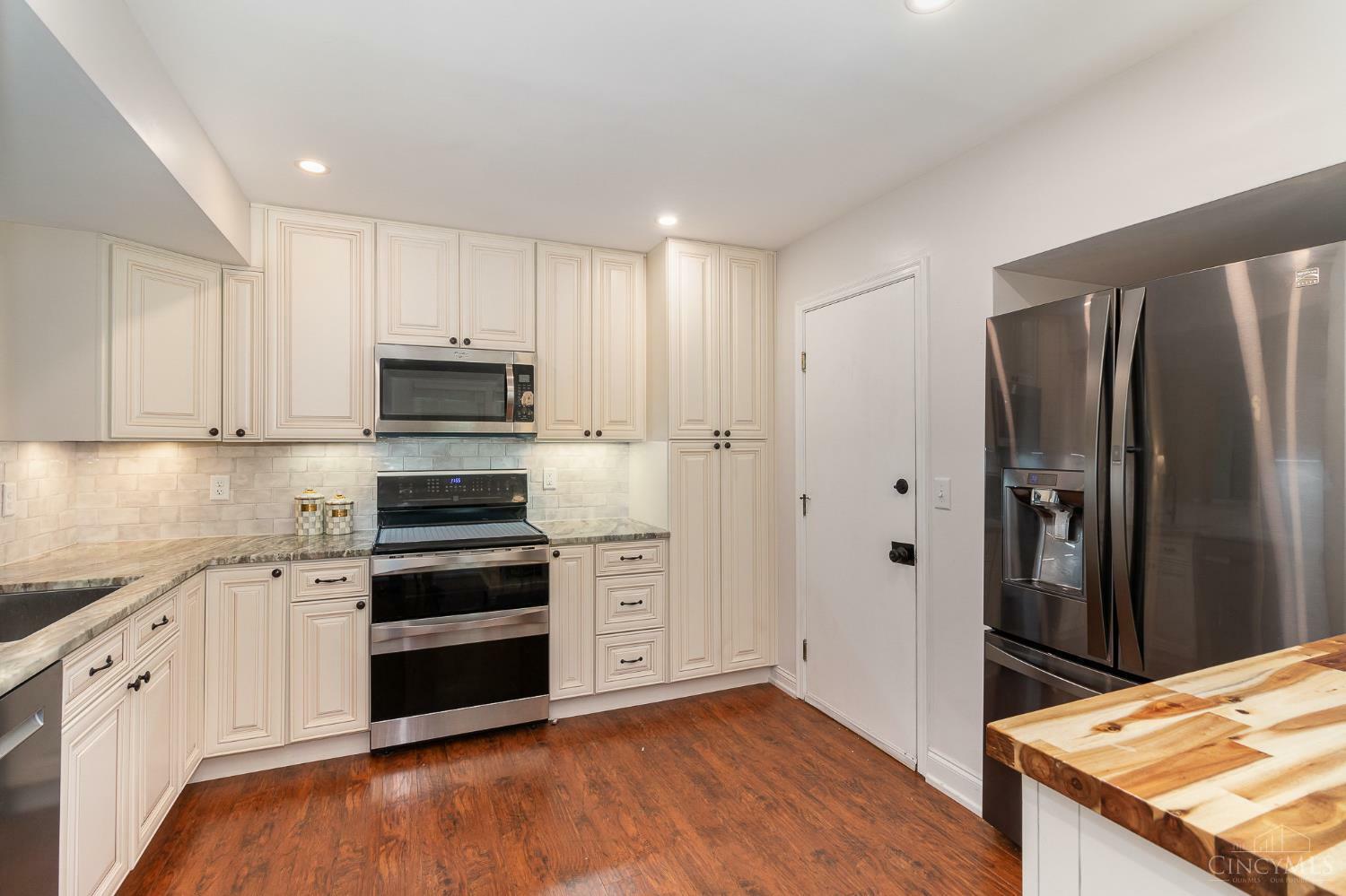 Property Photo:  1732 Emerald Glade Lane  OH 45255 