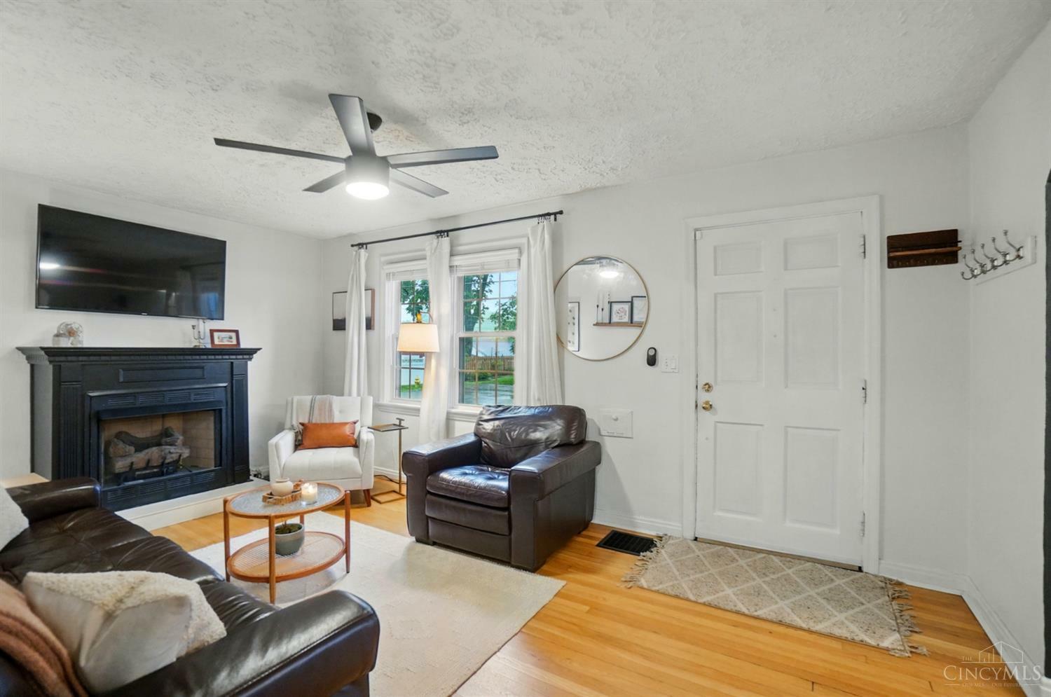 Property Photo: 6419 Girard Avenue OH 45213