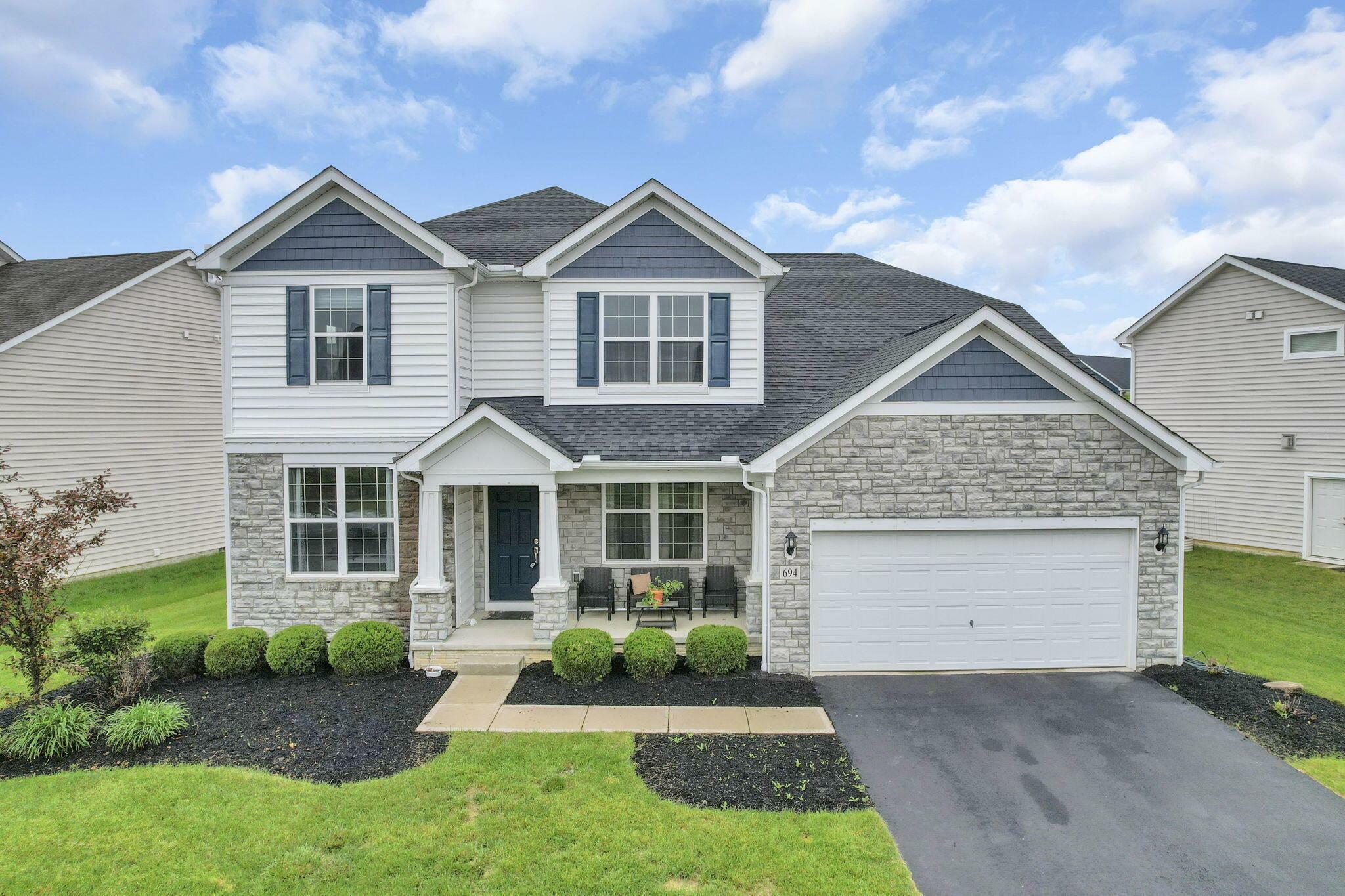 Property Photo: 694 Eagle Walk Road OH 43015