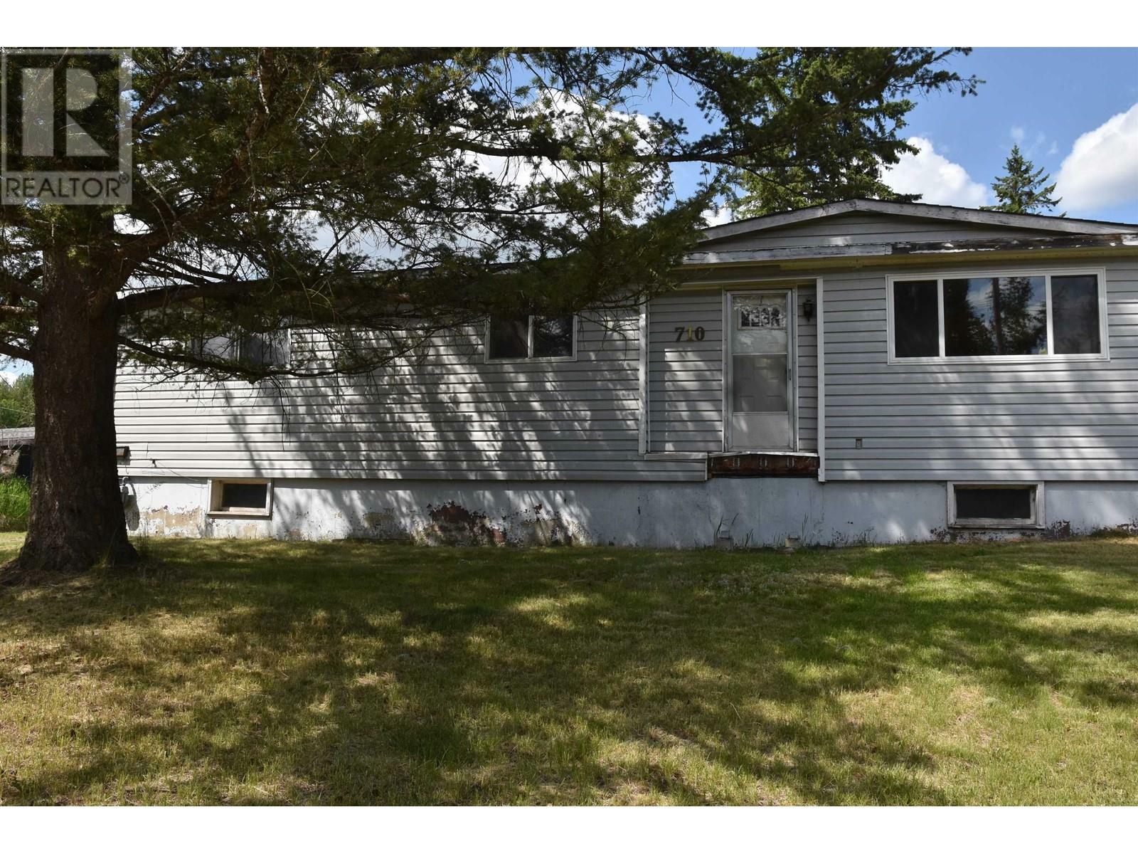 Property Photo: 710 Beaubien Street BC V2J 1S5