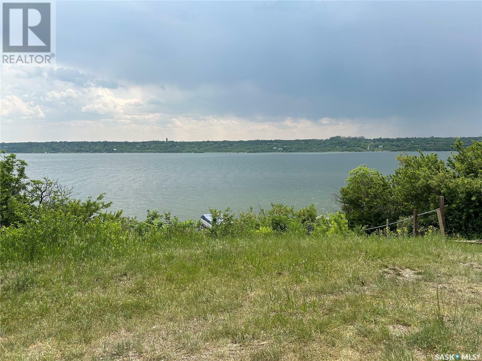 Property Photo: 718 Lakeview Crescent SK S0G 4L0