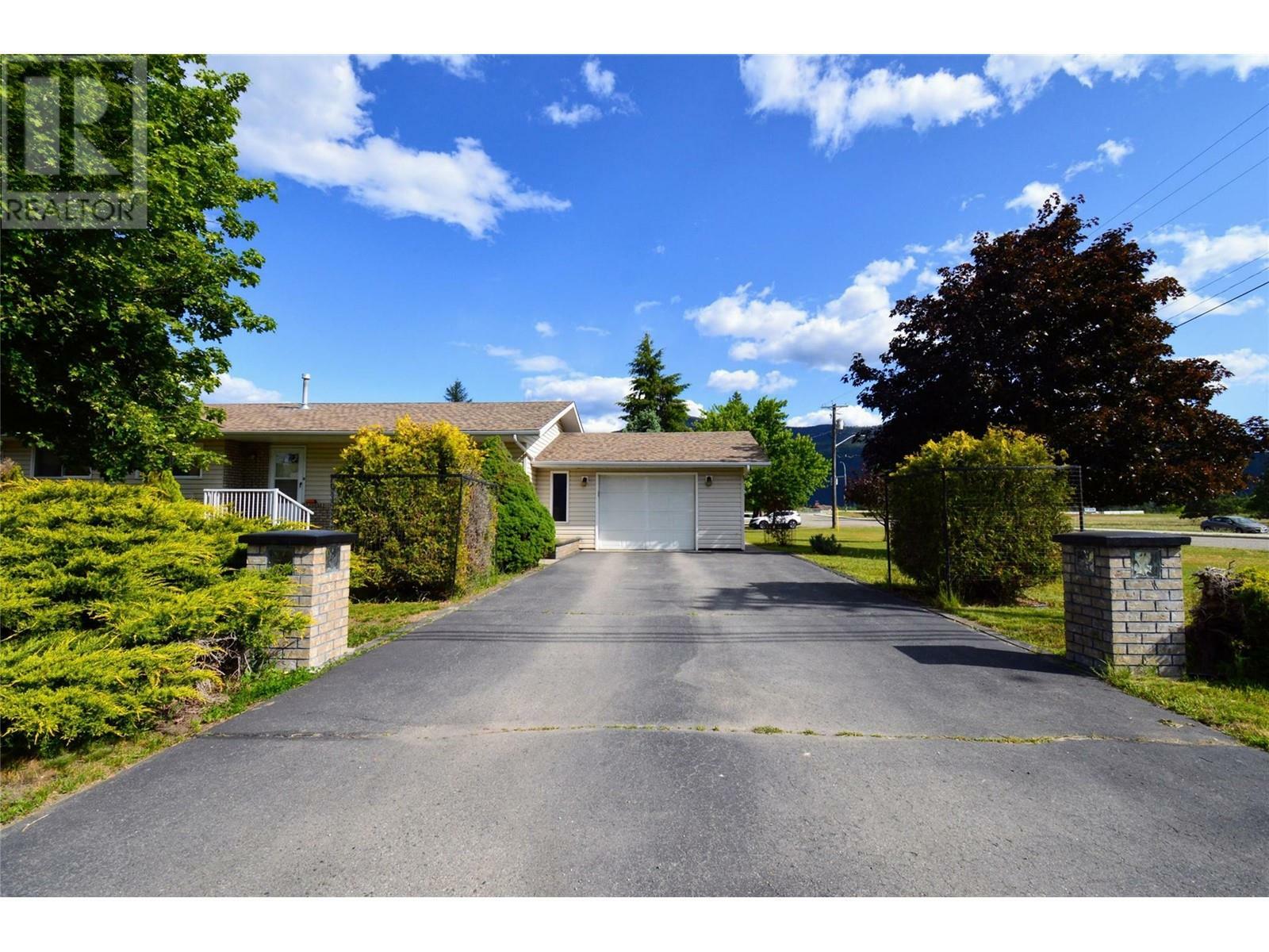 Property Photo: 2480 75th Avenue BC V0H 1H2