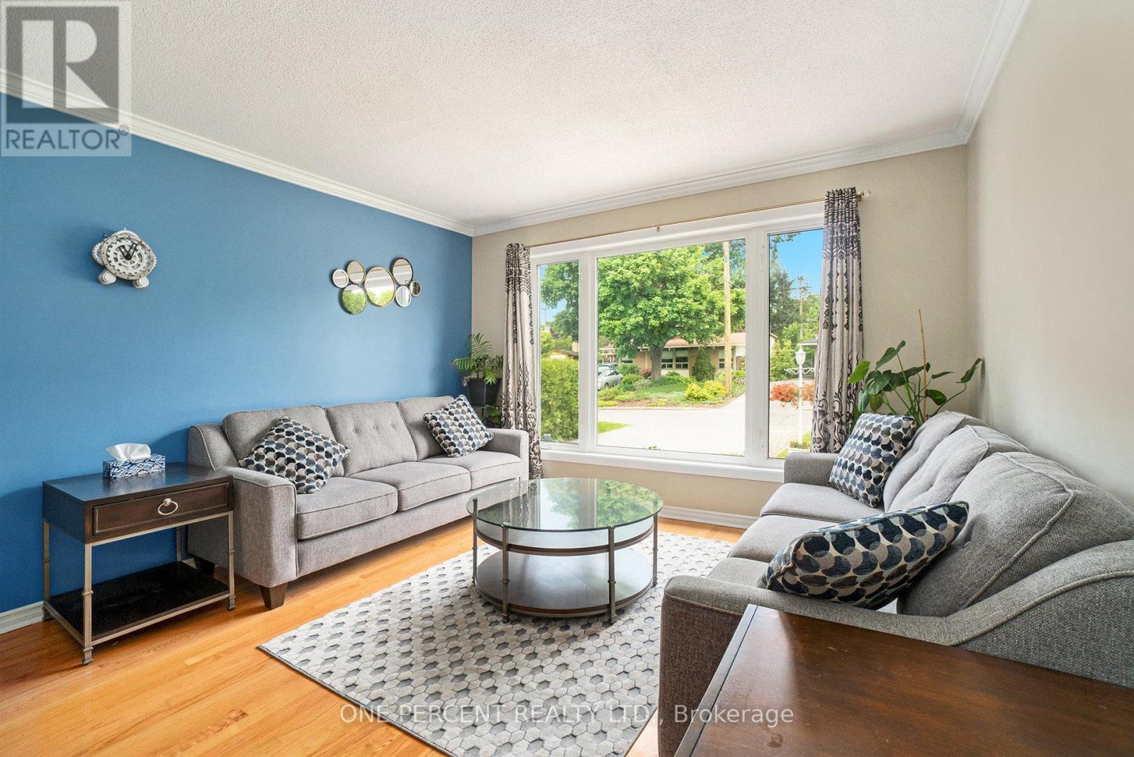 Property Photo: 1208 Stanton Road ON K2C 3E2