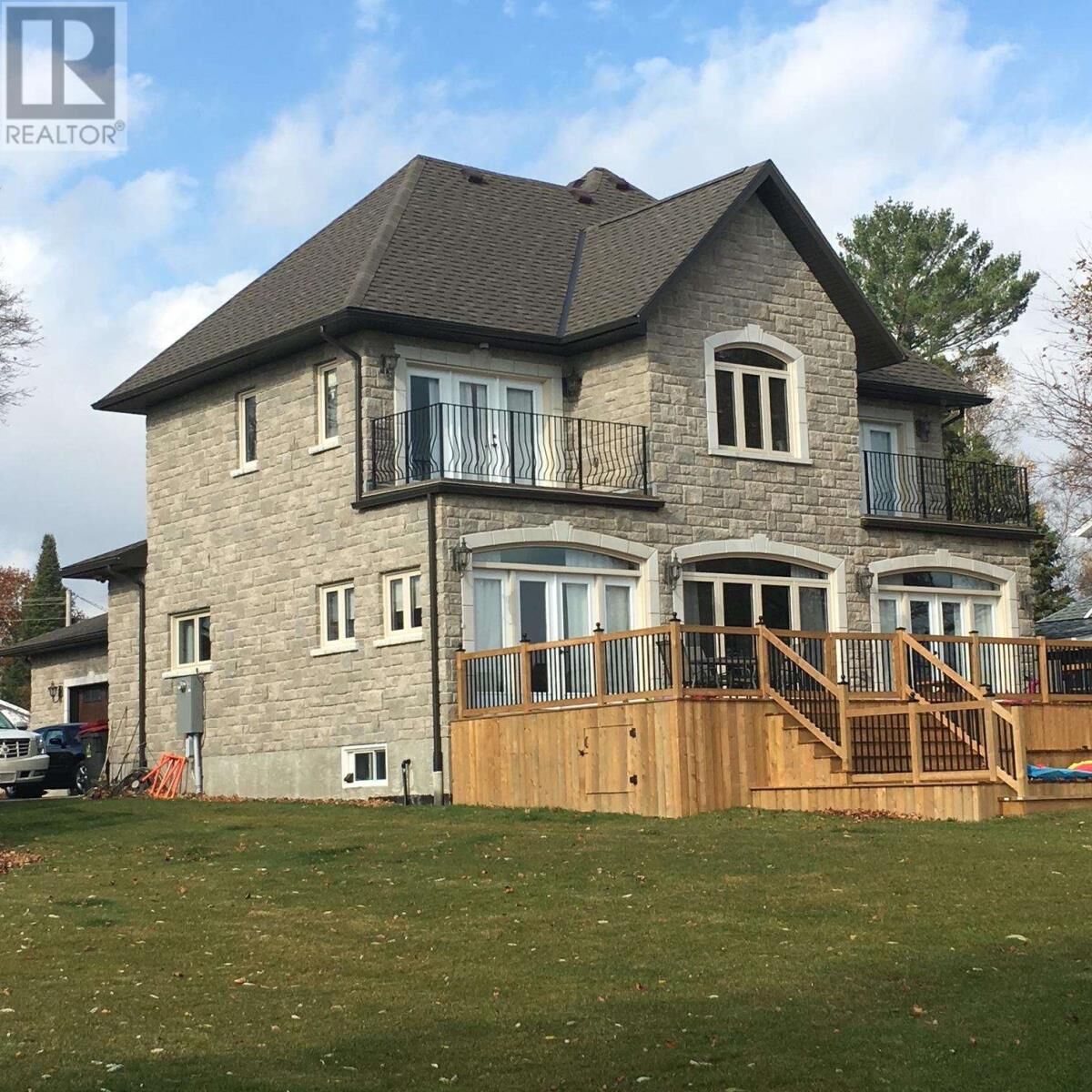 Photo de la propriété:  347 River Rd  ON P6A 5K9 