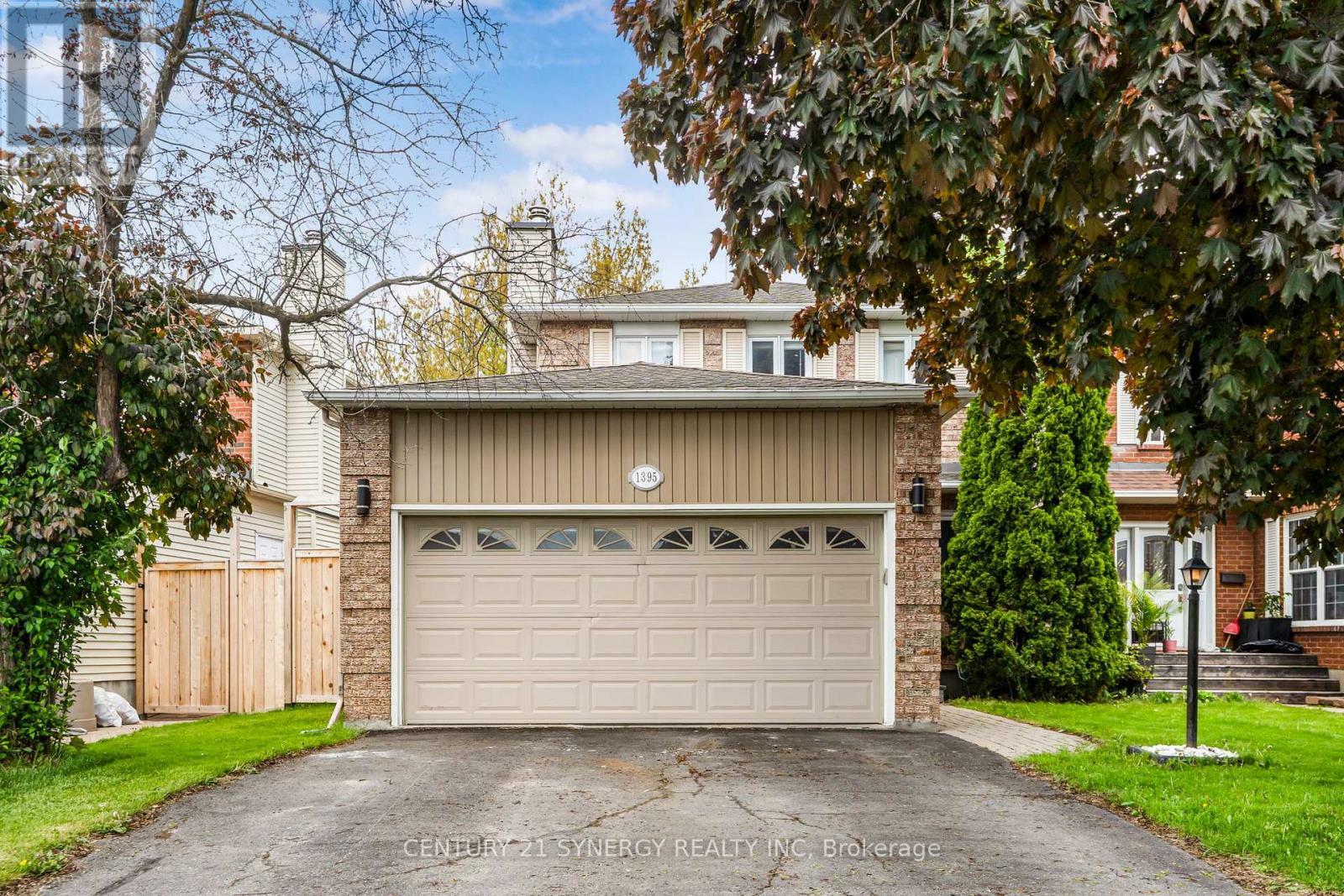 Property Photo: 1395 Laurin Crescent ON K1E 3G9