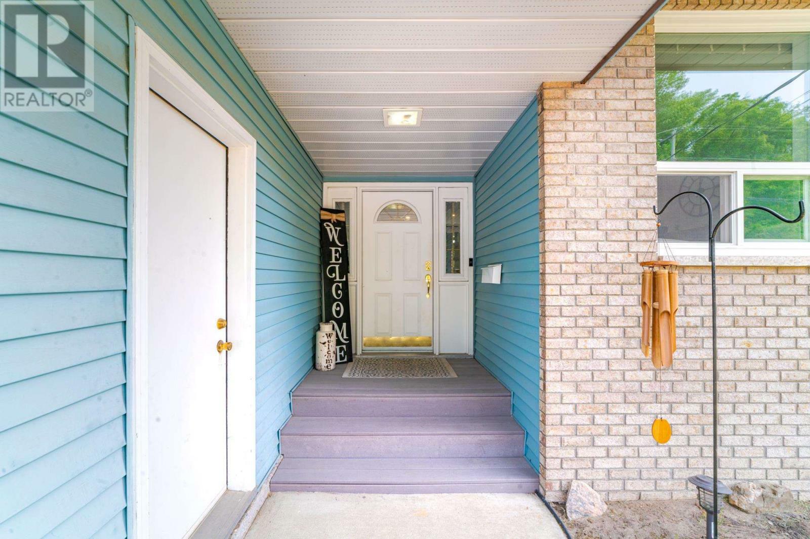 Property Photo: 519 Eighth Avenue S ON P9N 3Z9