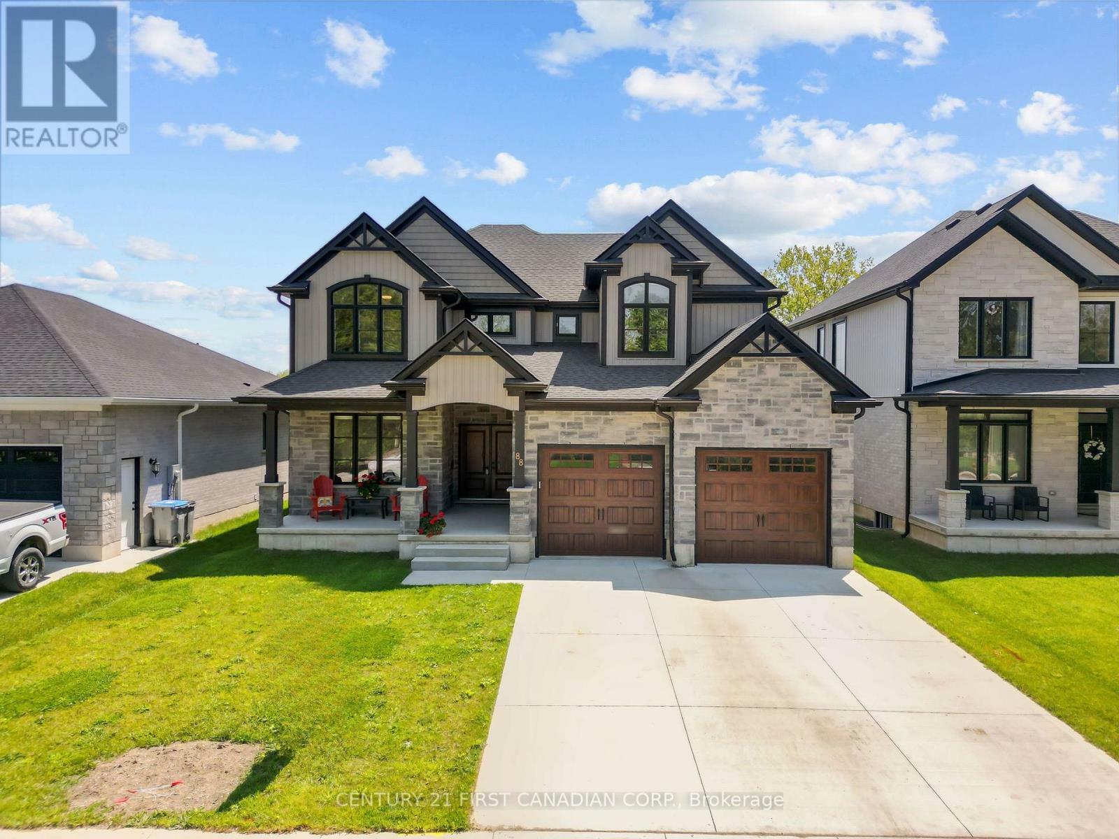 Property Photo:  88 Queen Street  ON N0M 1A0 