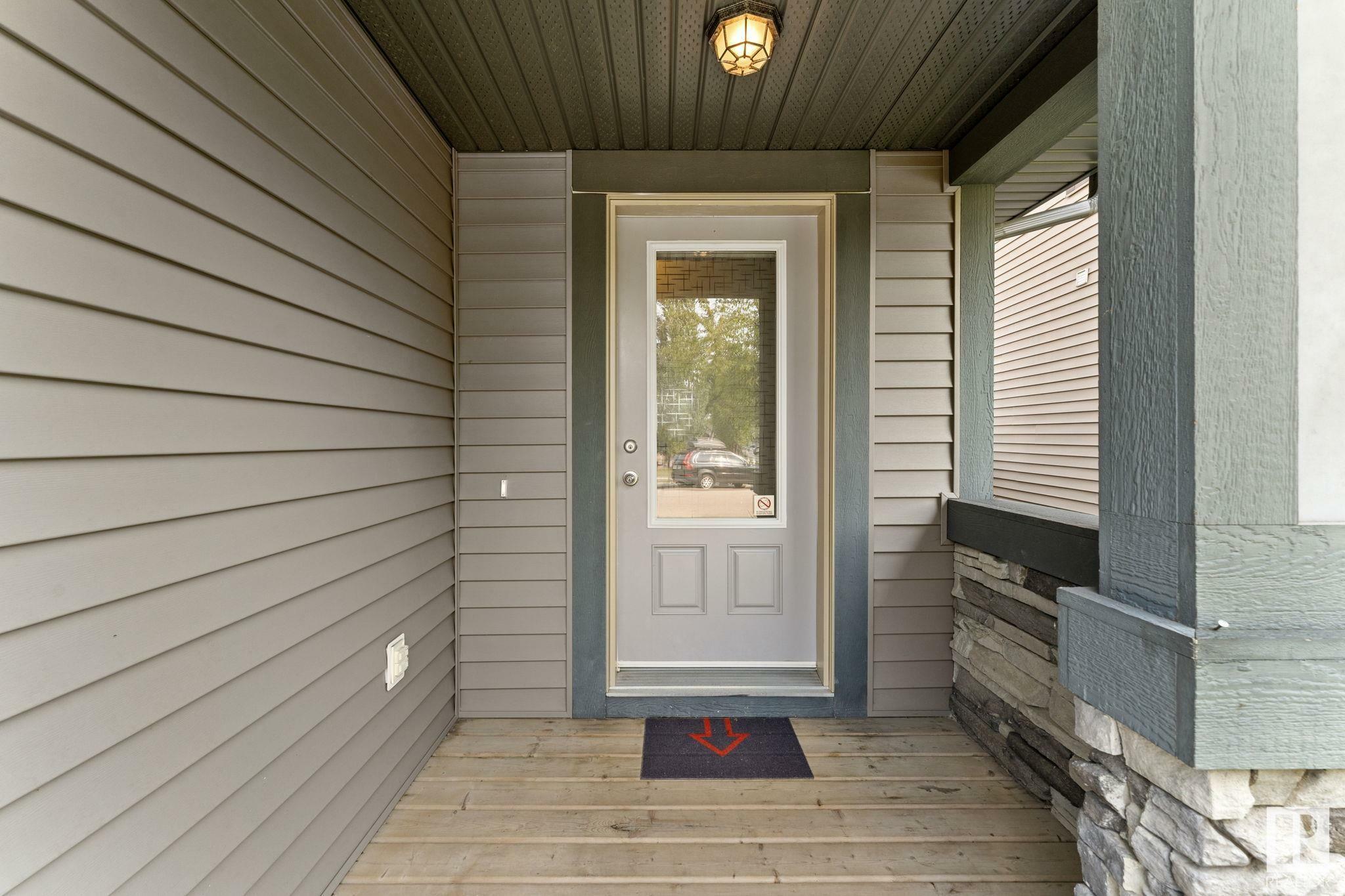 Photo de la propriété: 2447 Austin Crescent SW AB T6W 0L4
