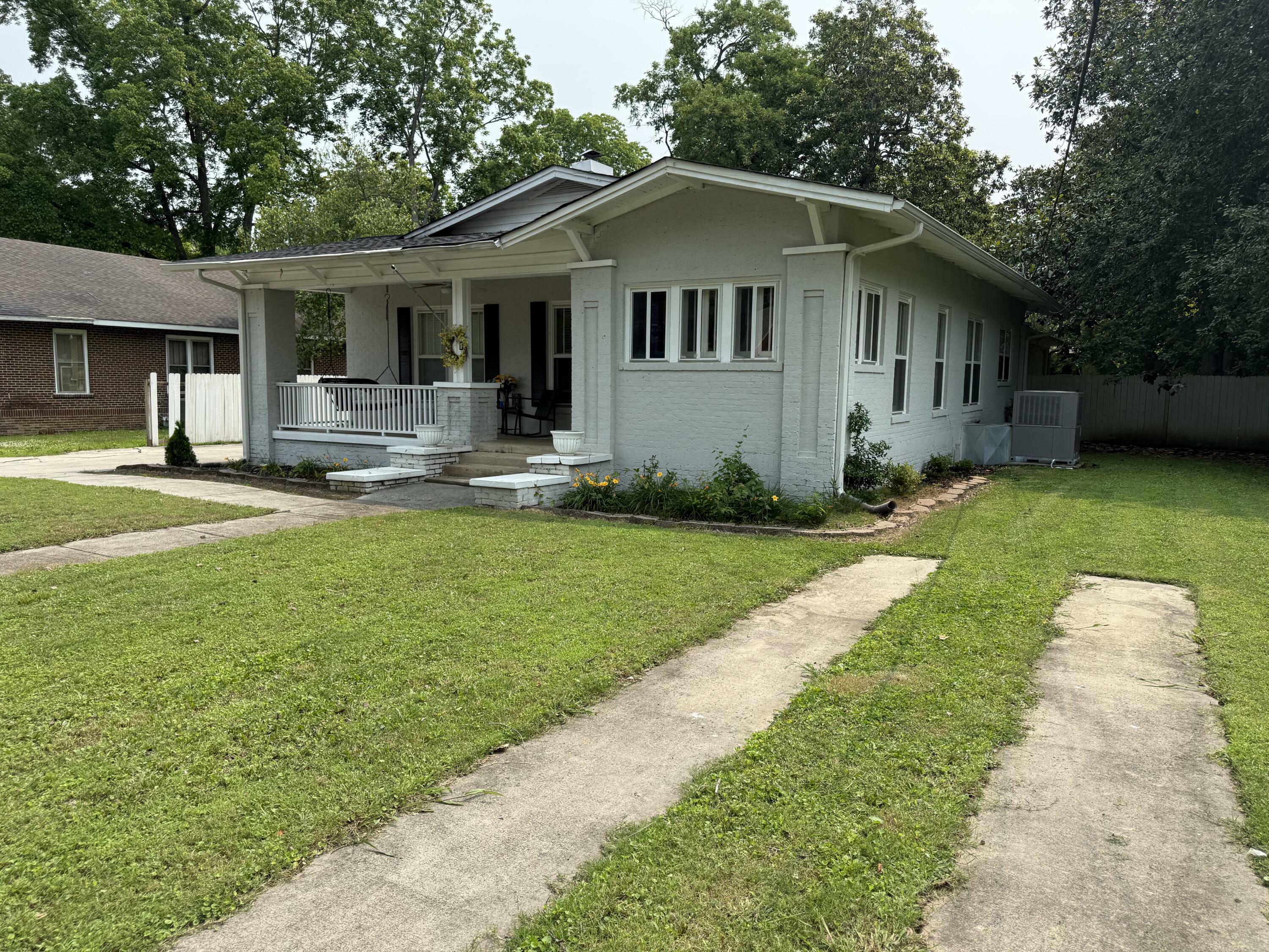 Property Photo: 507 S Market Street AL 35768