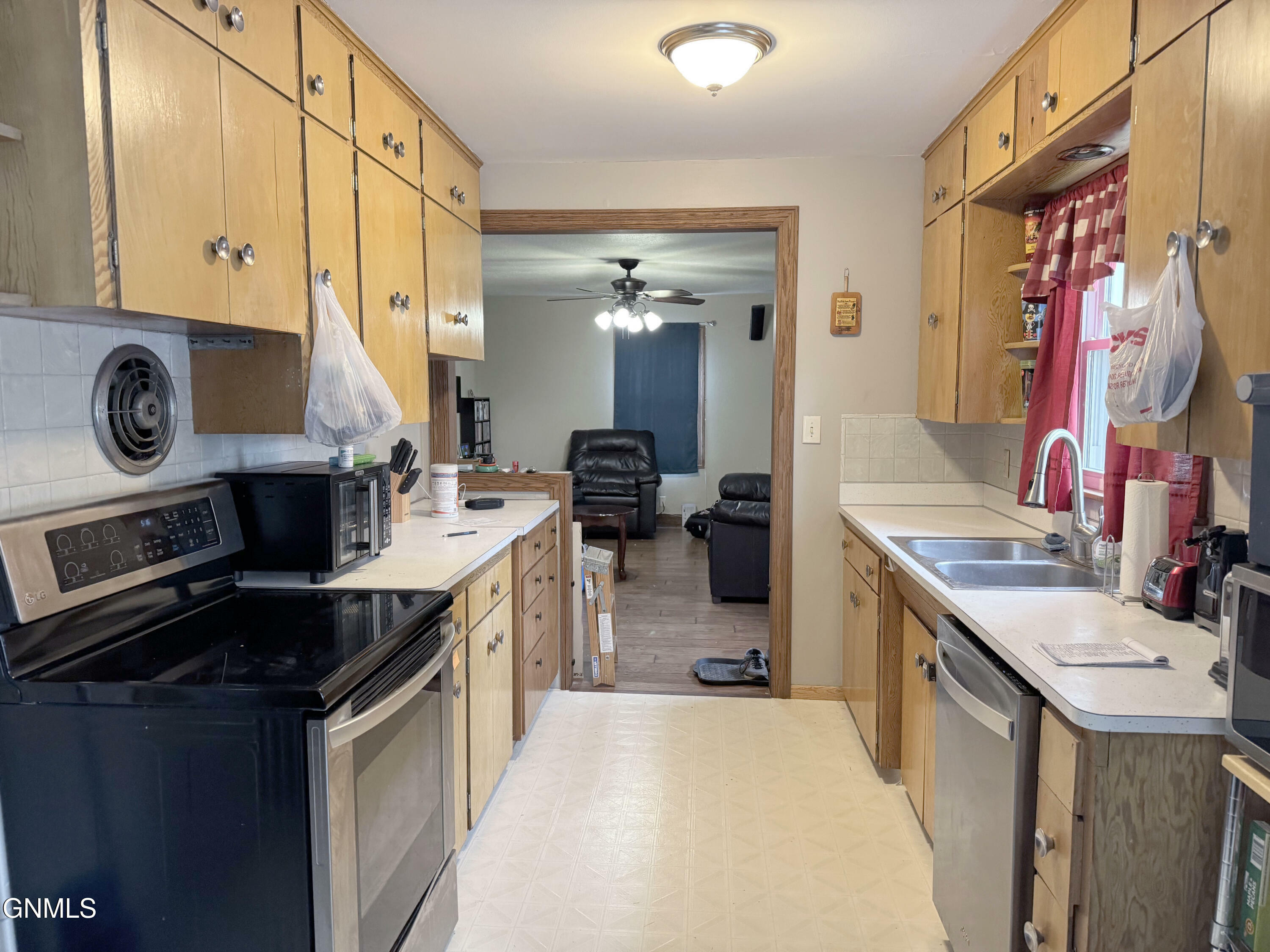 Property Photo:  710 17th Street  ND 58501 
