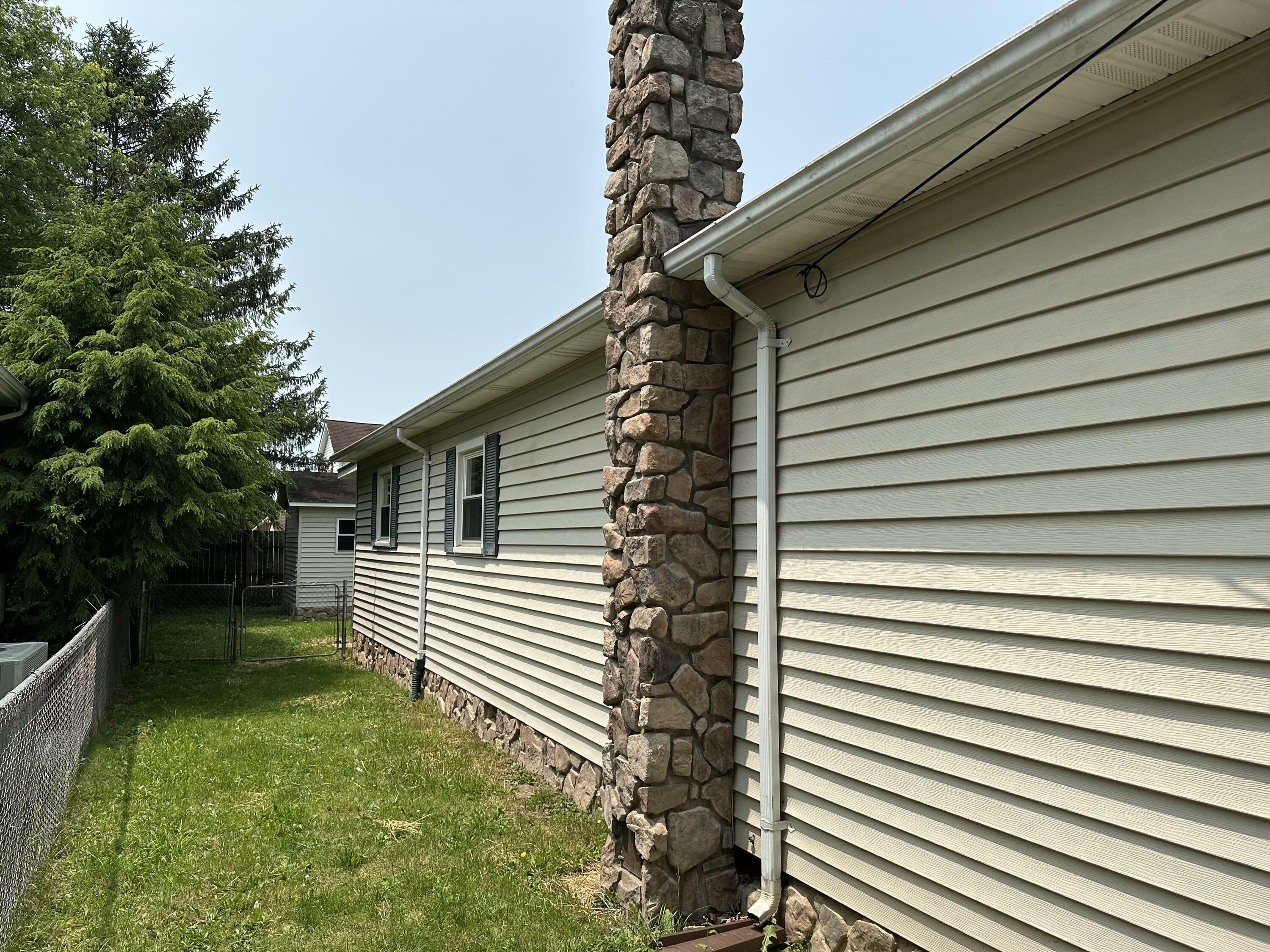 Property Photo: 139 Crizer Ave WV 24986