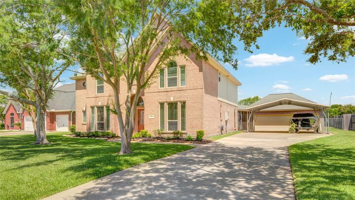 Property Photo:  218 Moss Rose Lane  TX 77566 