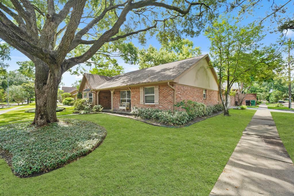 Property Photo: 5439 Imogene Street TX 77096