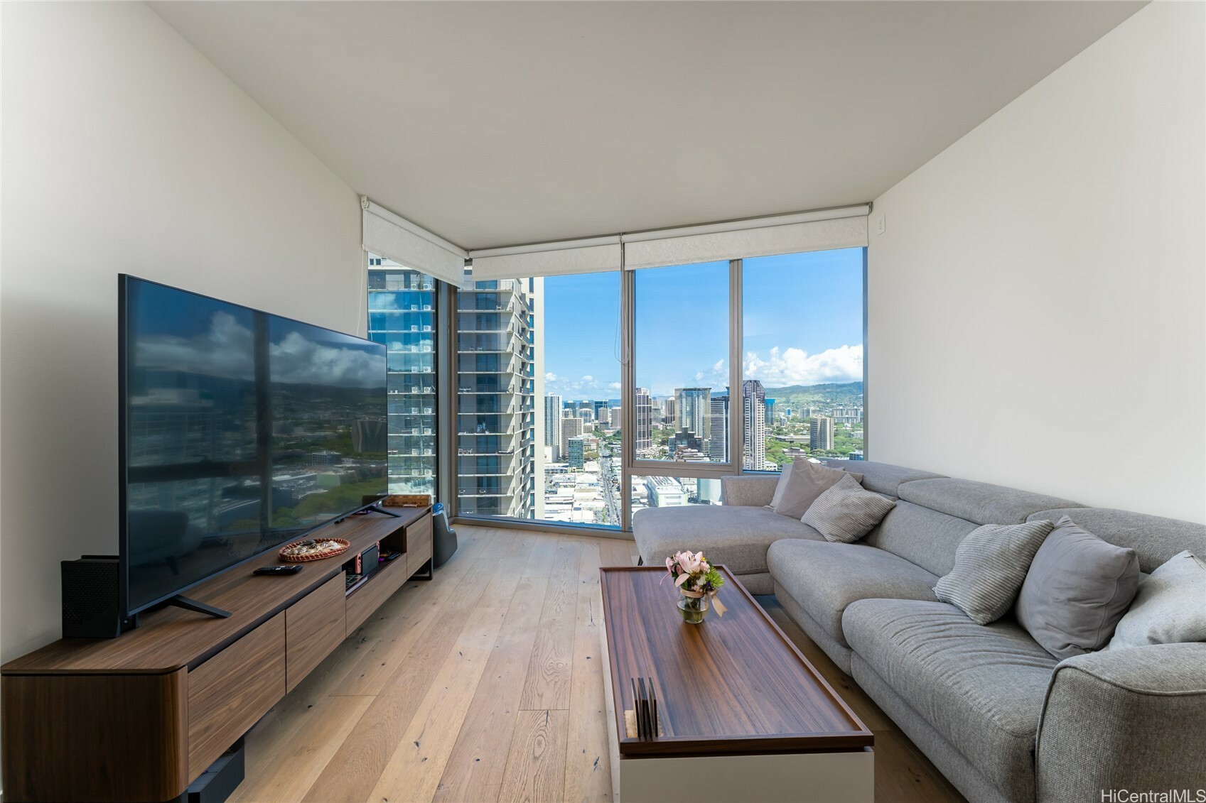 Property Photo: 1001 Queen Street 3315 HI 96814
