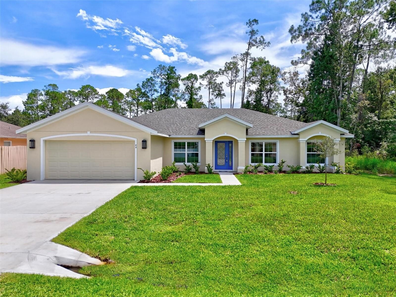 Property Photo: 94 Renshaw Drive FL 32164