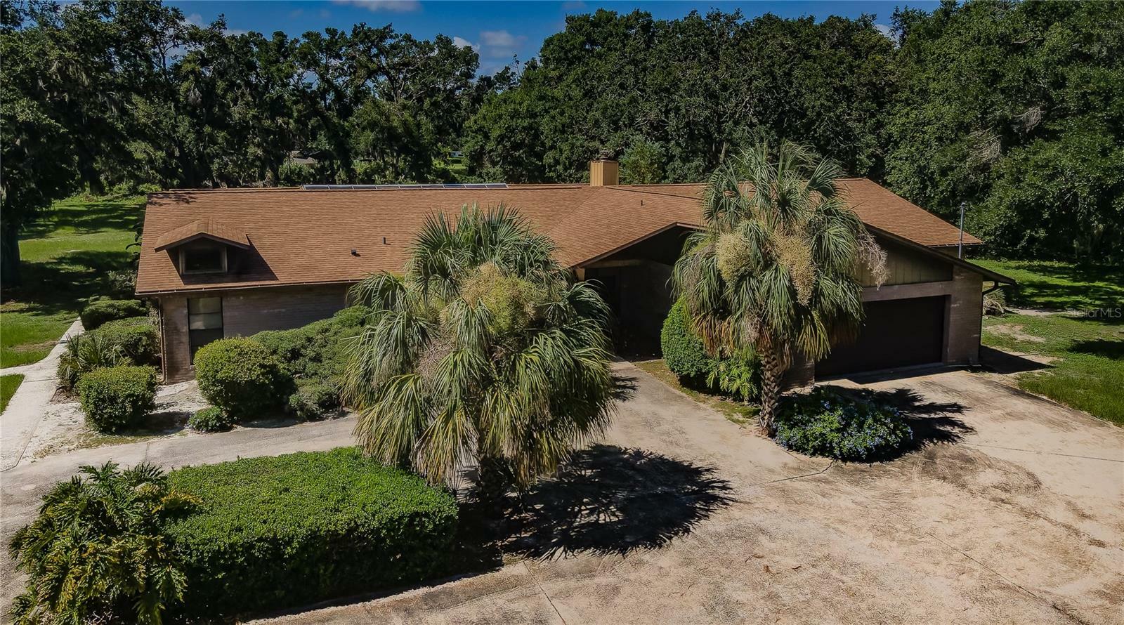 Property Photo: 309 Hidden Lake Drive FL 33511
