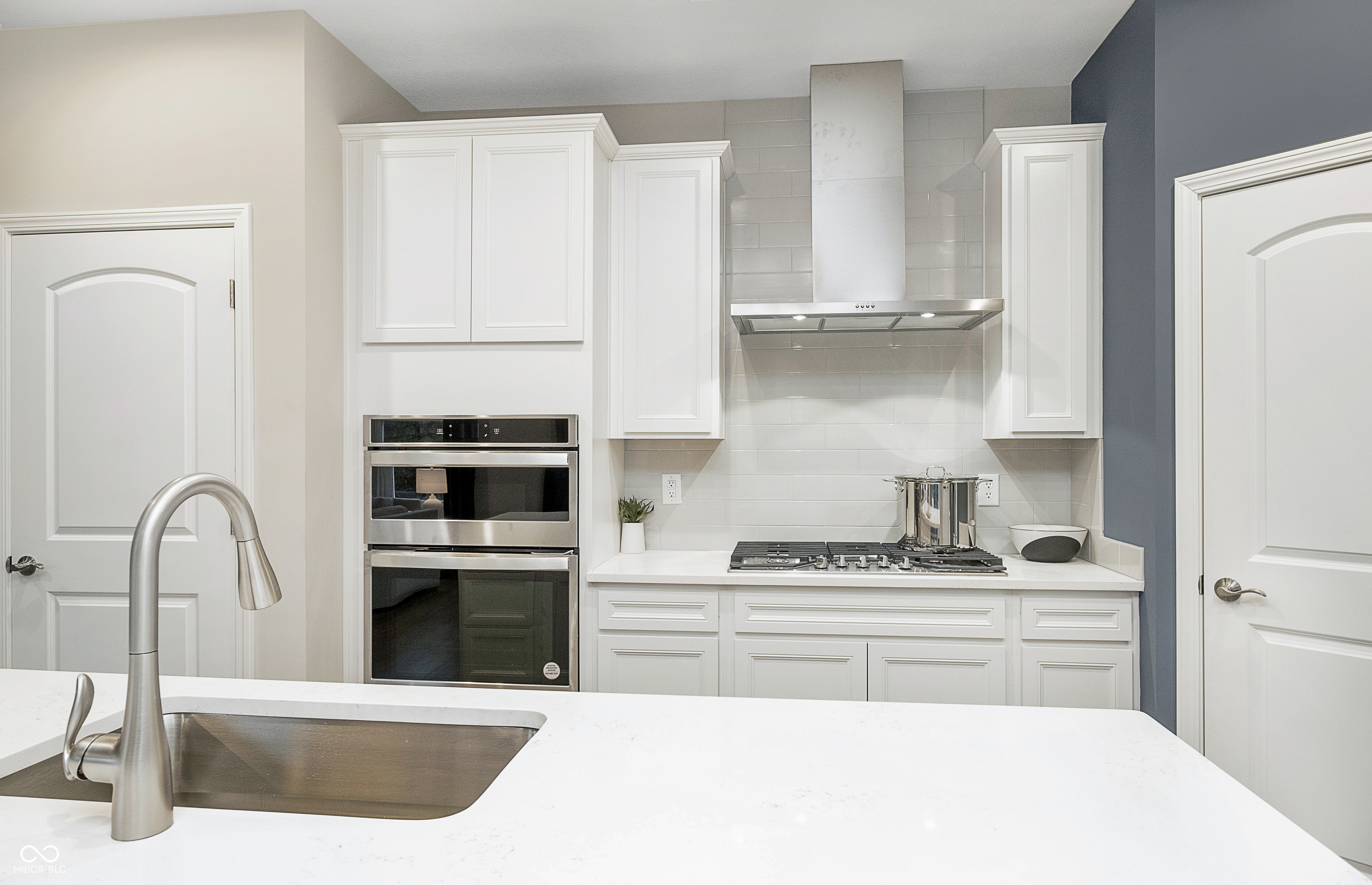 Property Photo: 7177 Firestone Road IN 46052