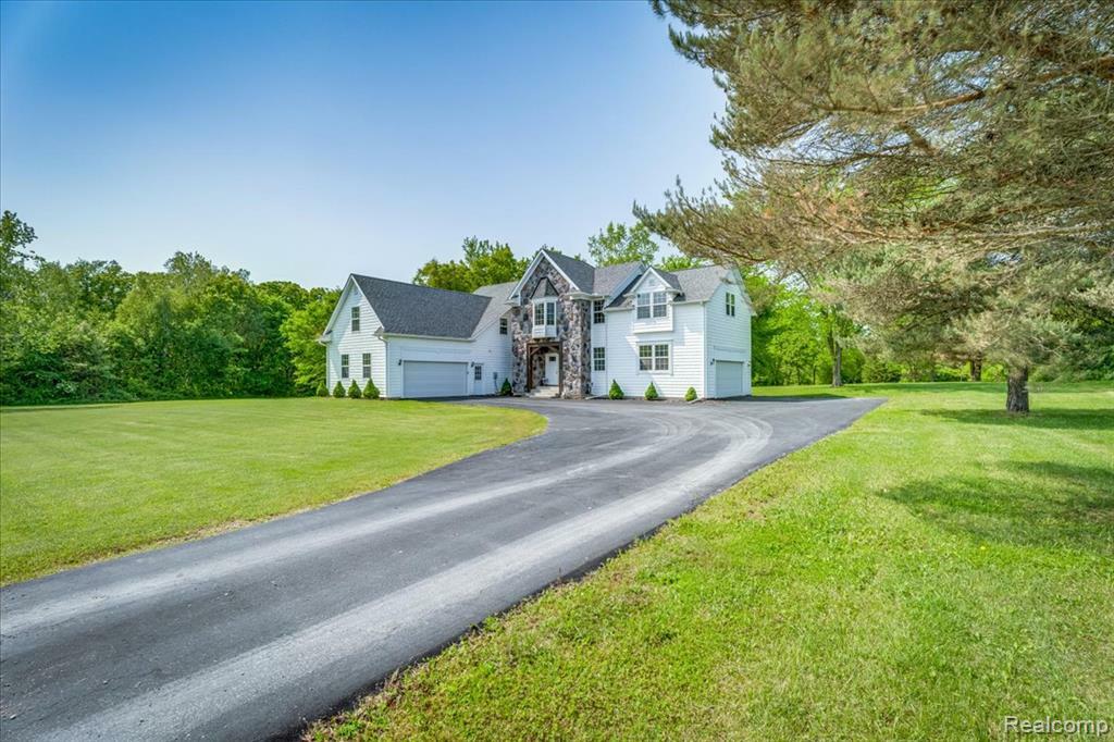 Property Photo:  10726 Davisburg Road  MI 48350 2035 