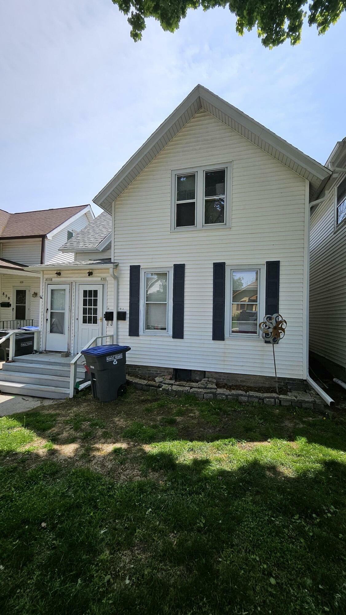 Property Photo:  831 Oakland Ave  WI 53081 