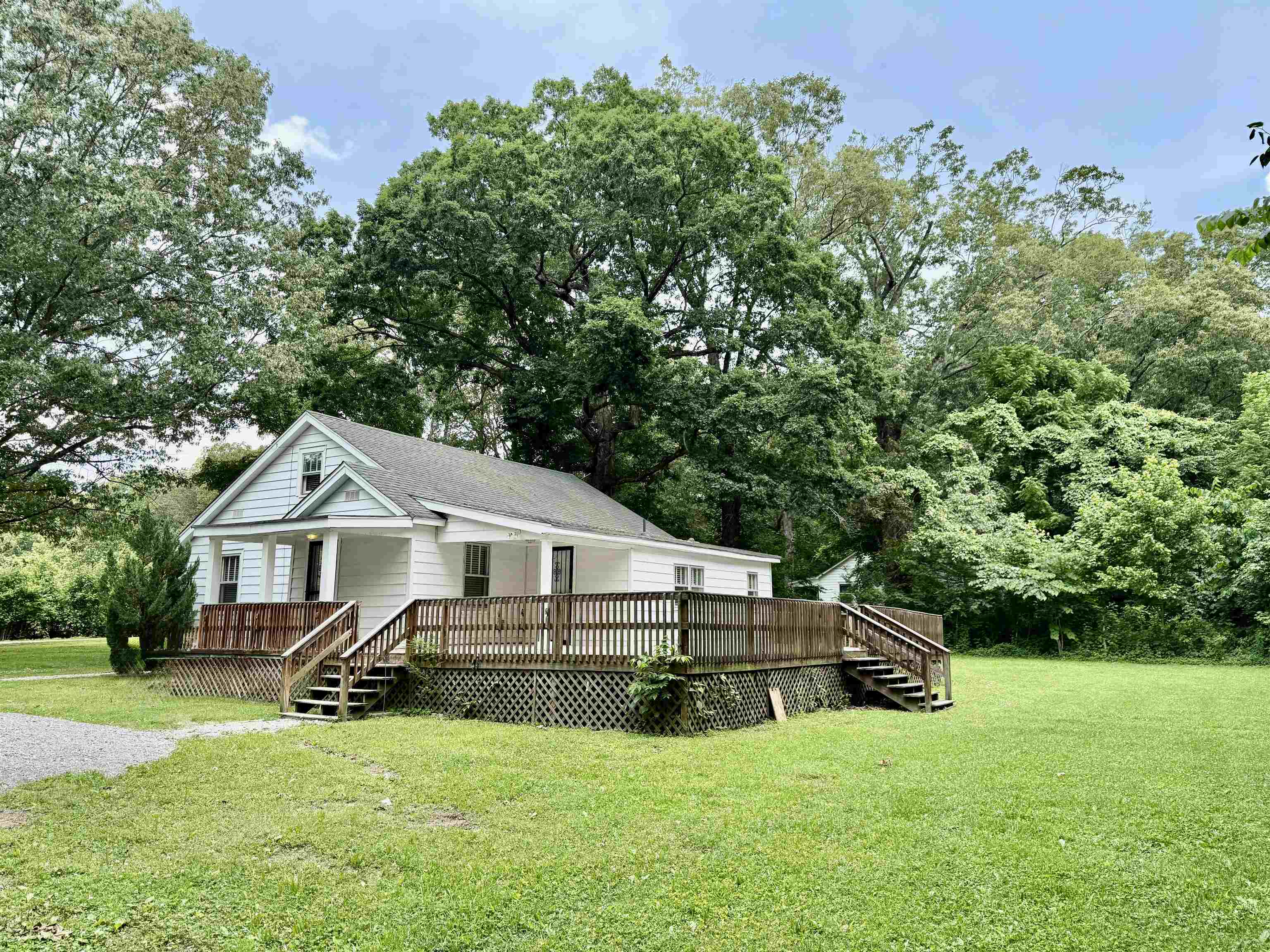 Property Photo: 4120 Chambers Chapel Rd TN 38002