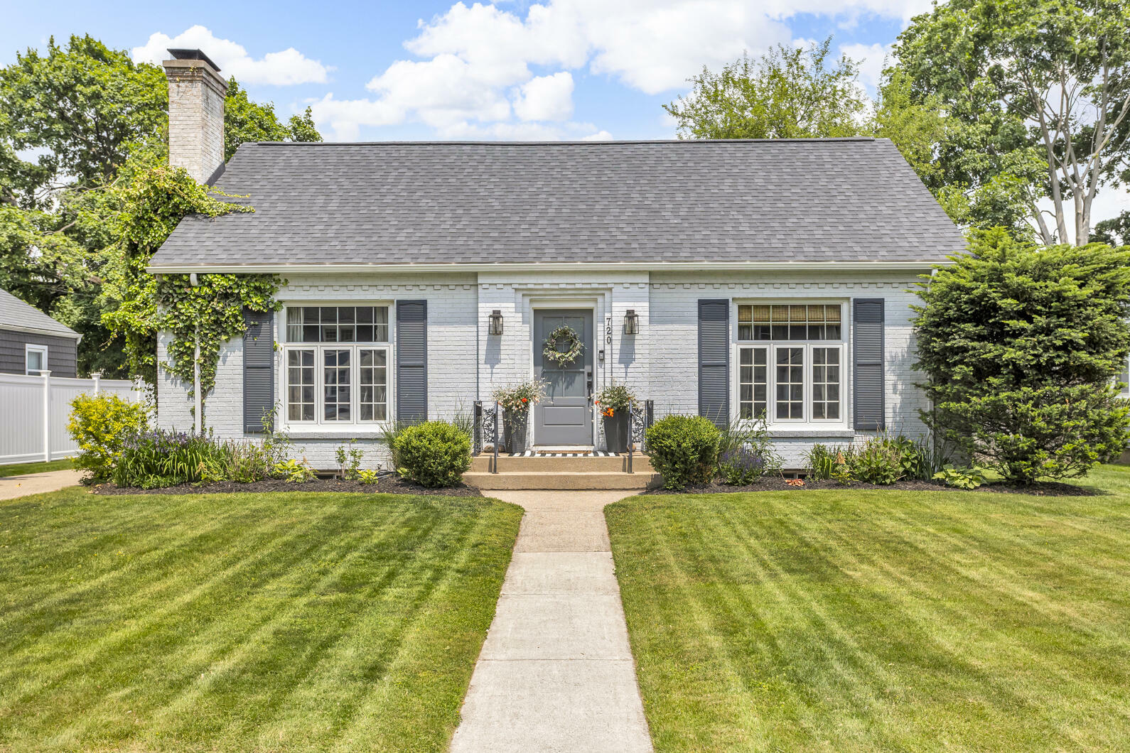 Property Photo: 720 Crescent Road MI 49203