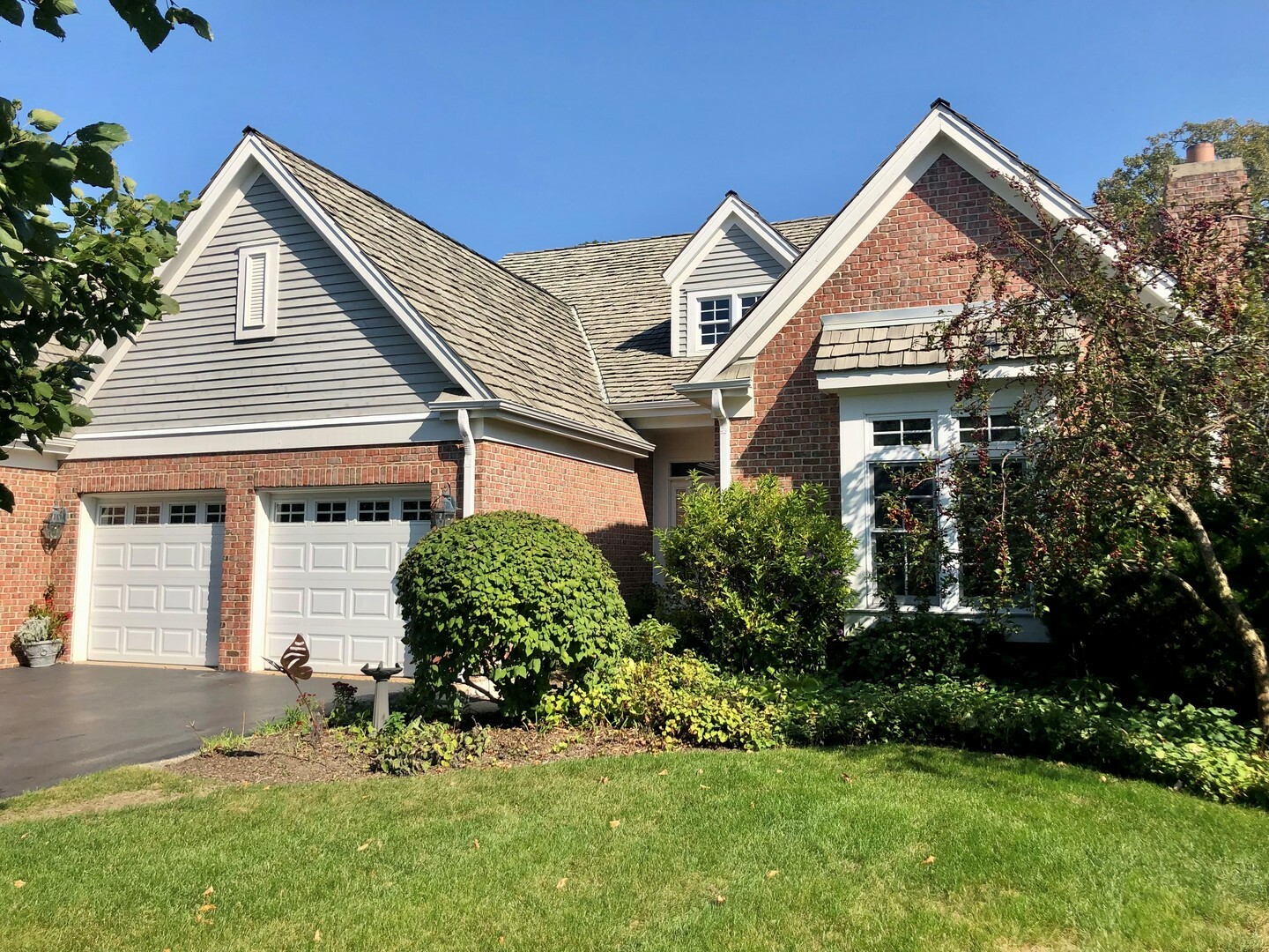 Property Photo: 155 Bradford Court IL 60045