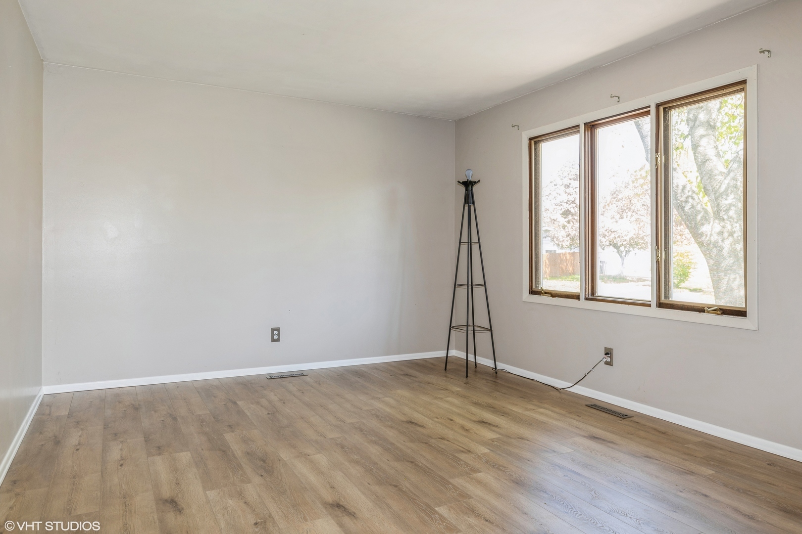 Property Photo: 51 Berkshire Drive IL 60014