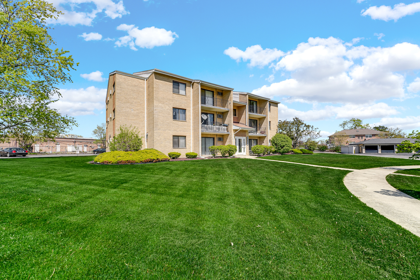 Property Photo: 9960 Franchesca Court 2C IL 60462