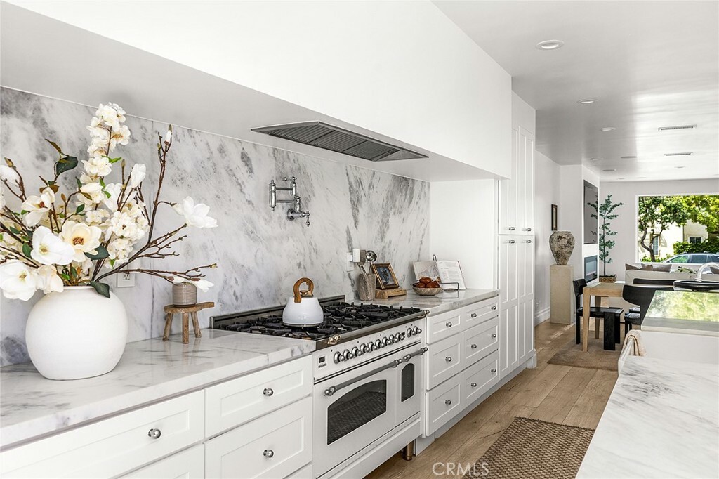 Property Photo: 5 Modesto CA 92602